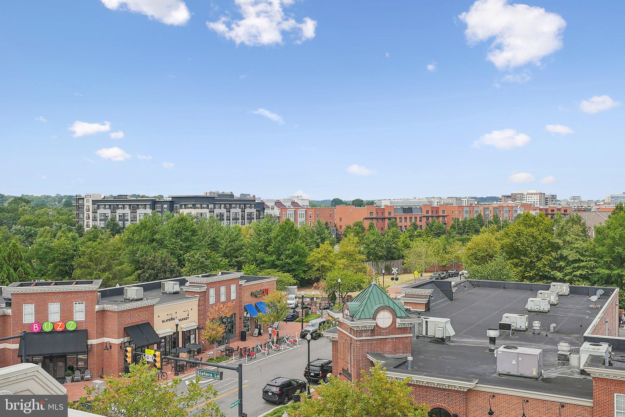 OLD TOWN CRESCENT - Residential