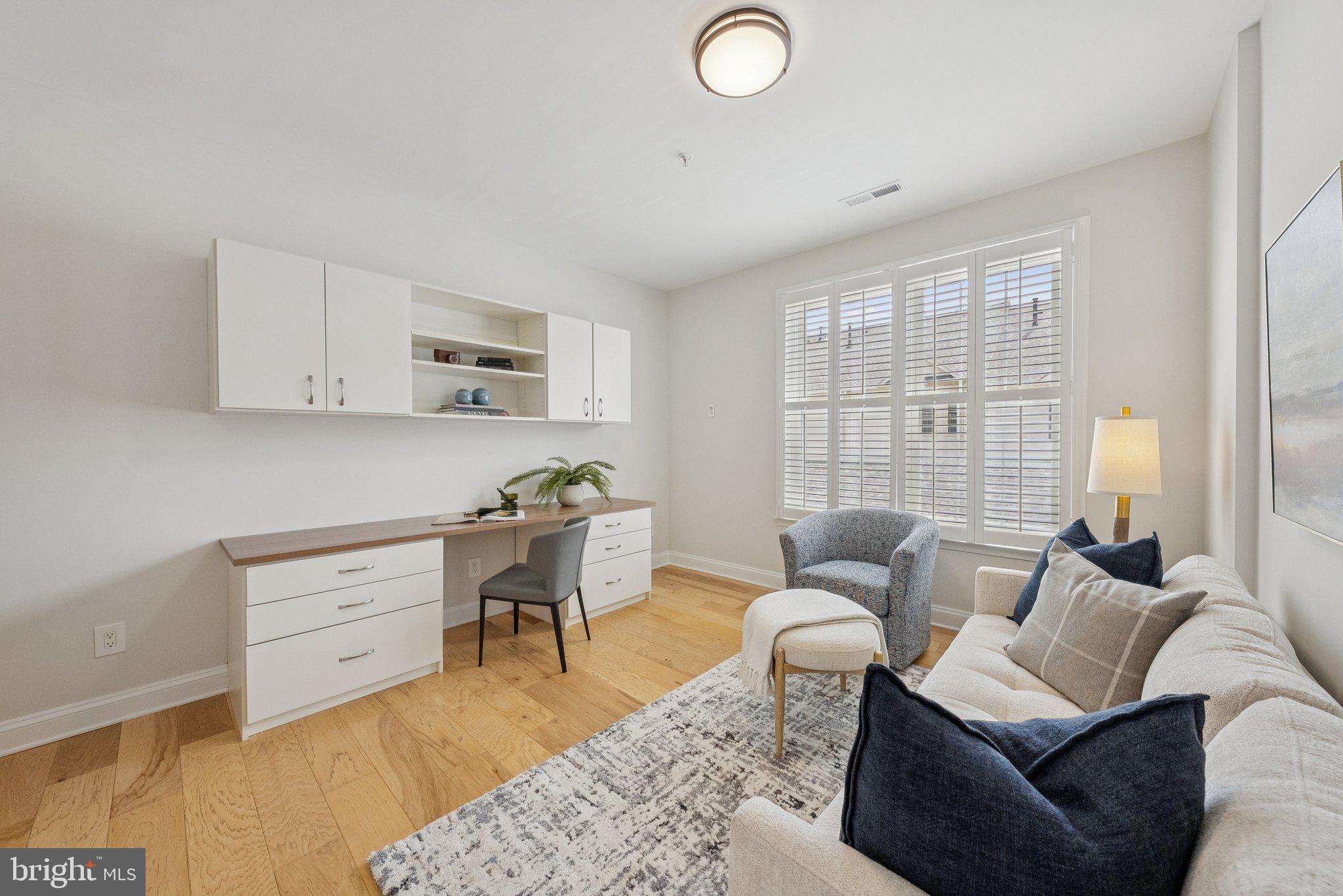 OLD TOWN CRESCENT - Residential