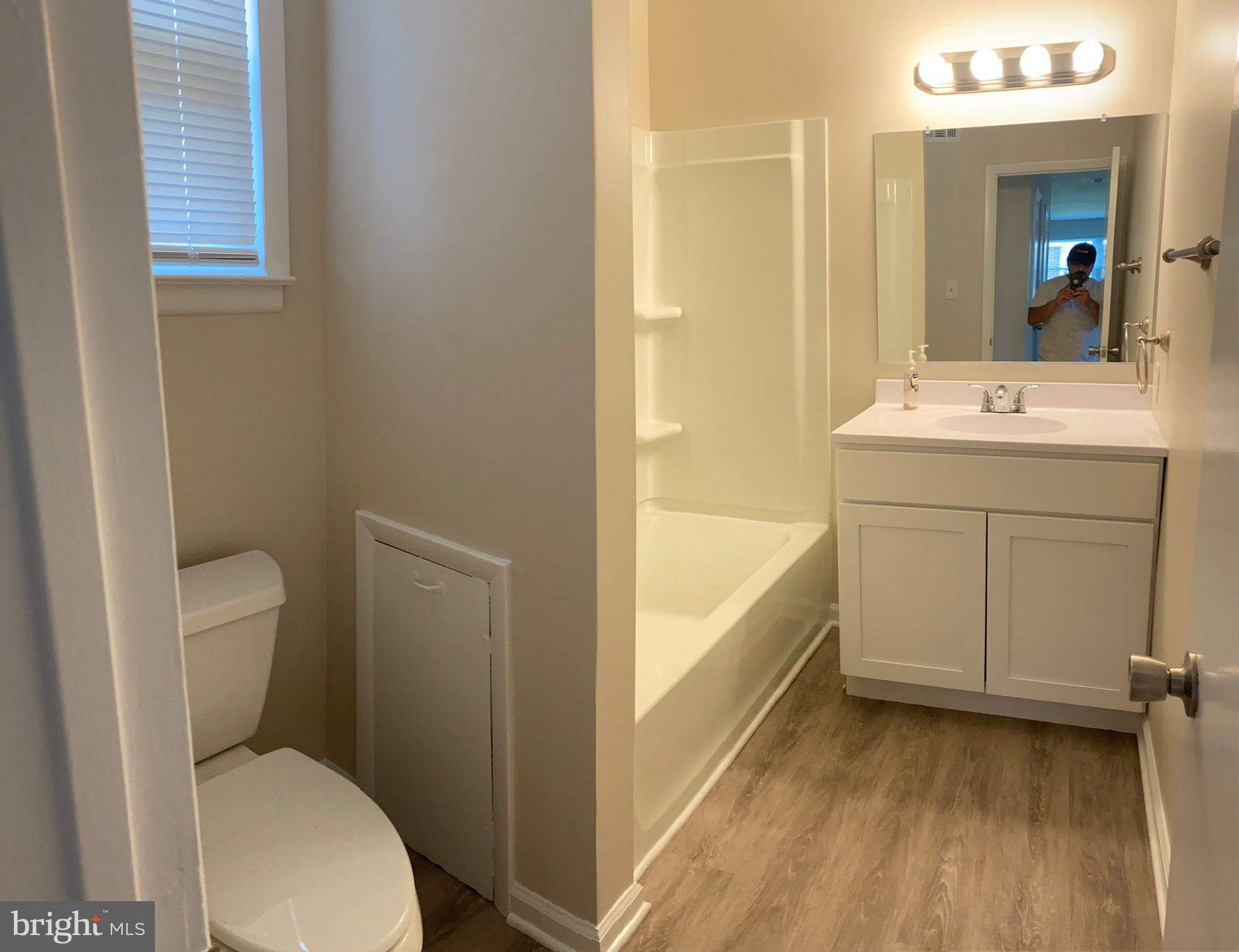 FLORENCE TOLLGATE - Residential Lease