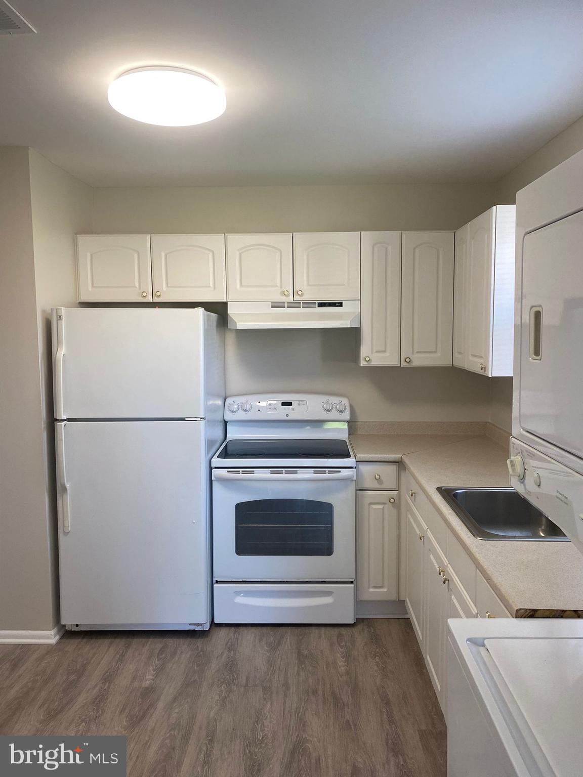 FLORENCE TOLLGATE - Residential Lease