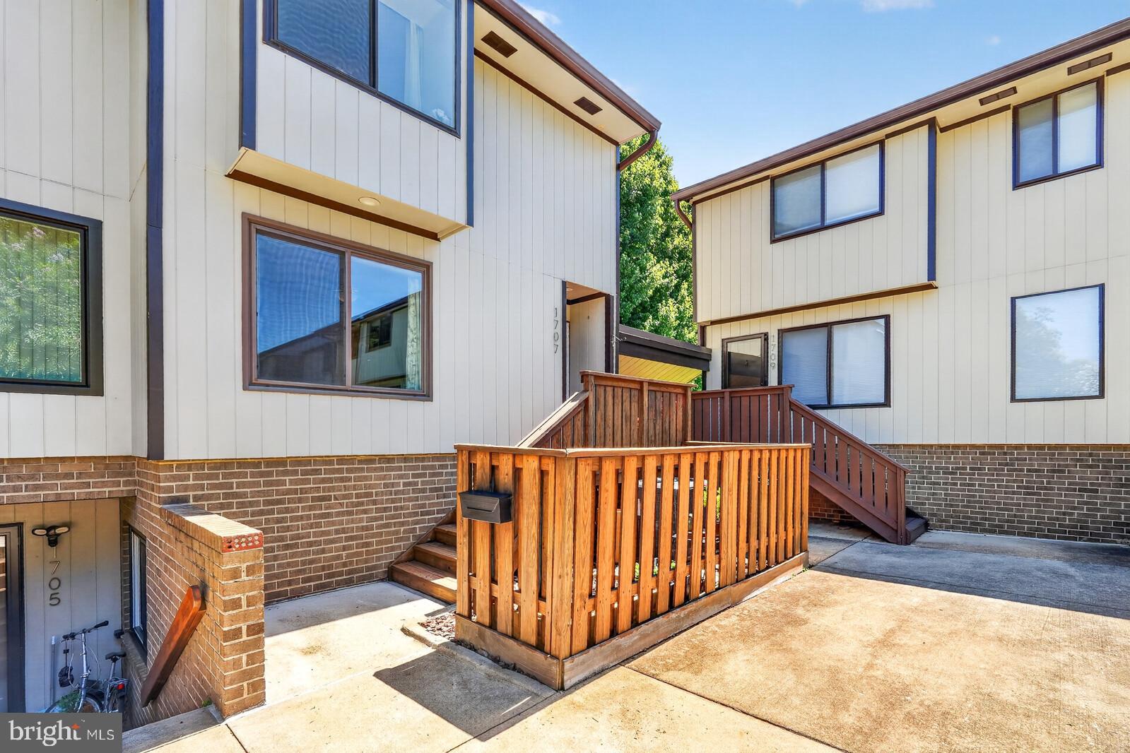 1707 WESTWIND WAY 8