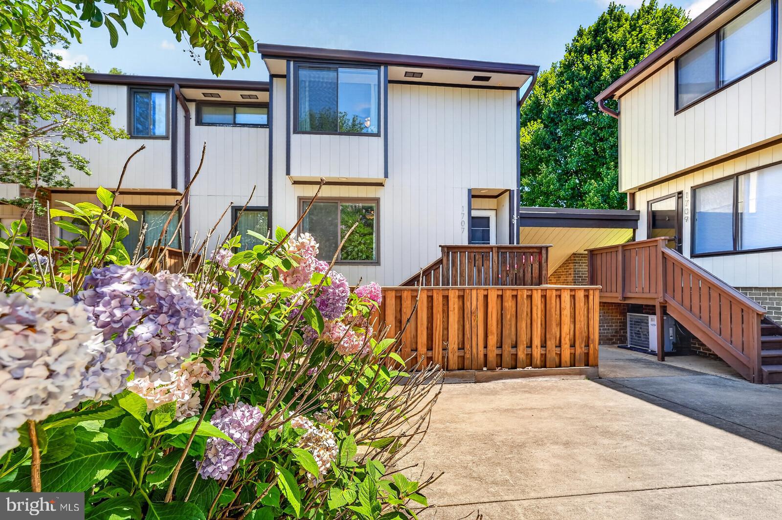 1707 WESTWIND WAY 8