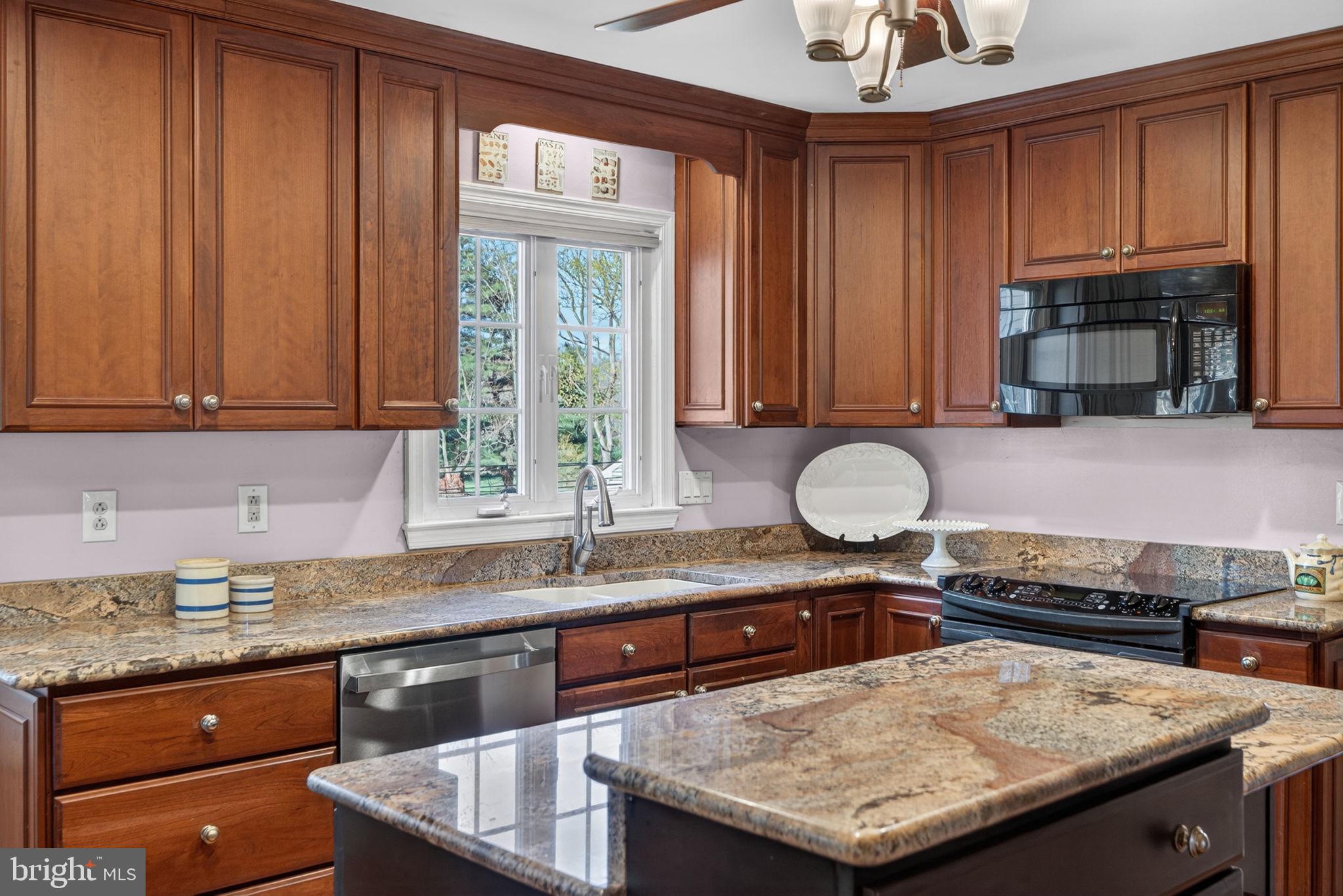 PINE VLY ESTS - Residential