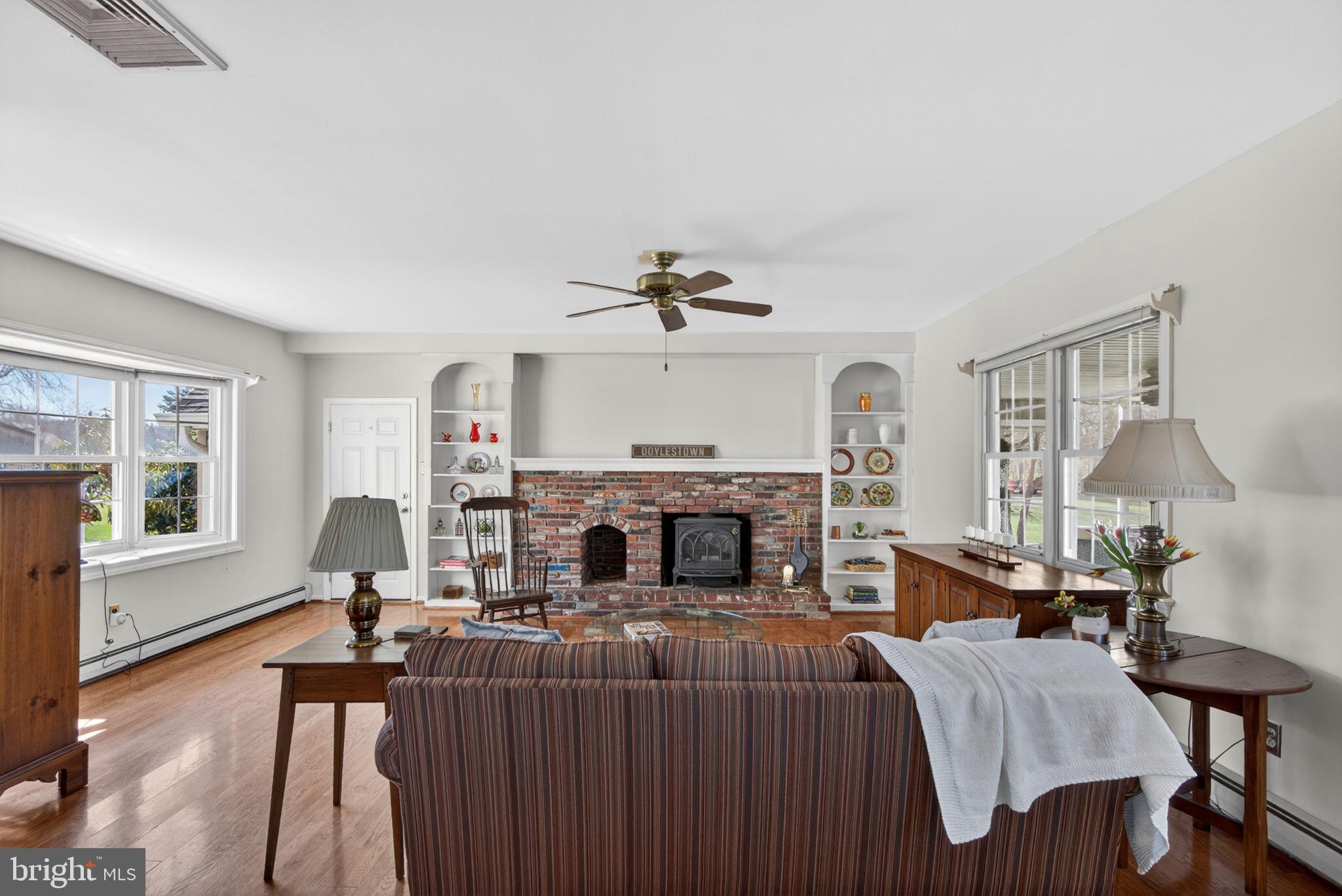 PINE VLY ESTS - Residential