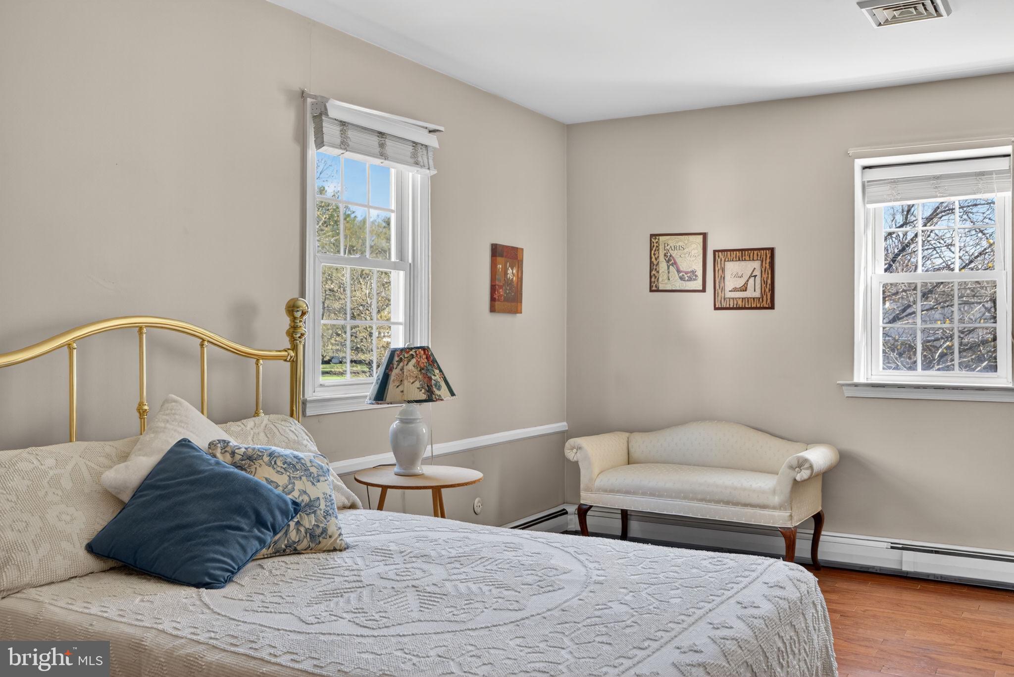 PINE VLY ESTS - Residential