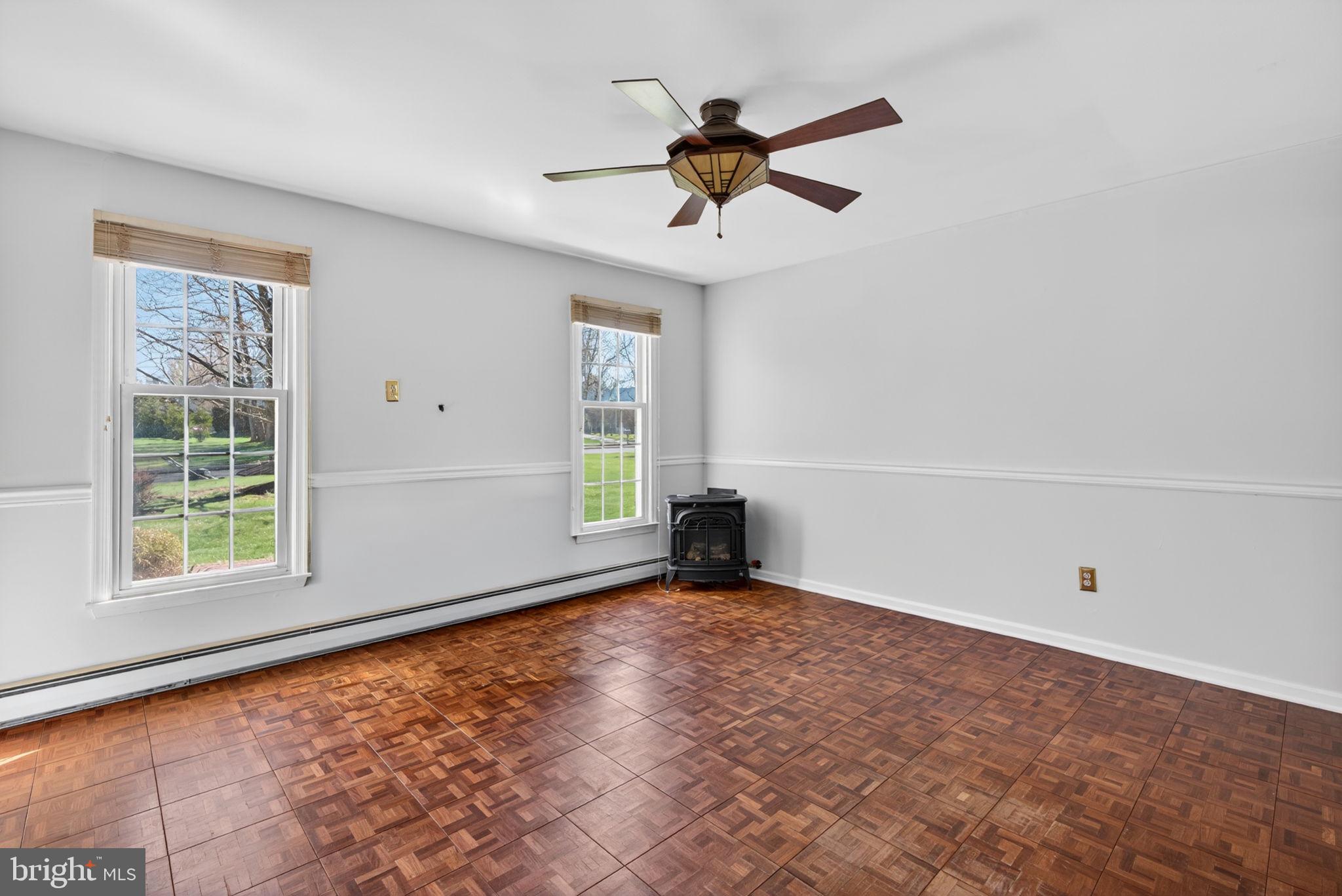 PINE VLY ESTS - Residential