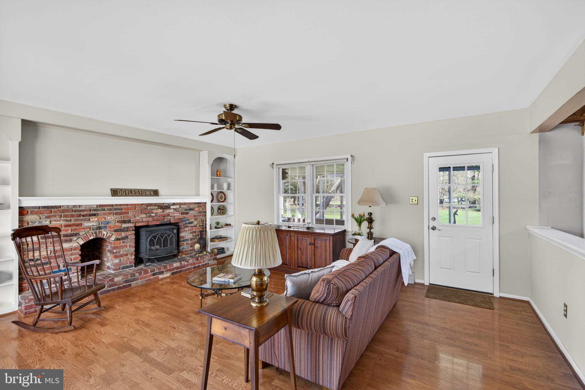 PINE VLY ESTS - Residential