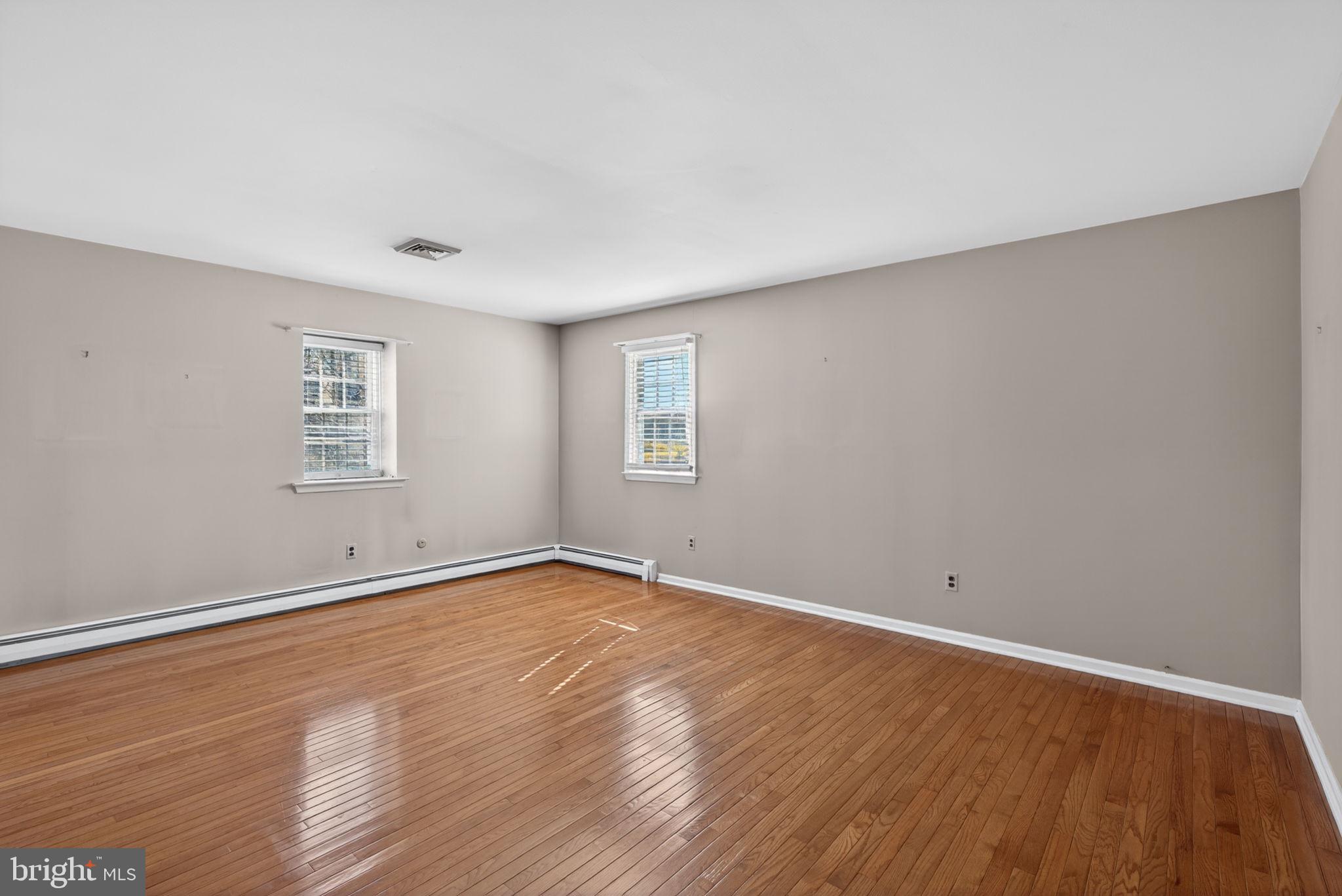 PINE VLY ESTS - Residential