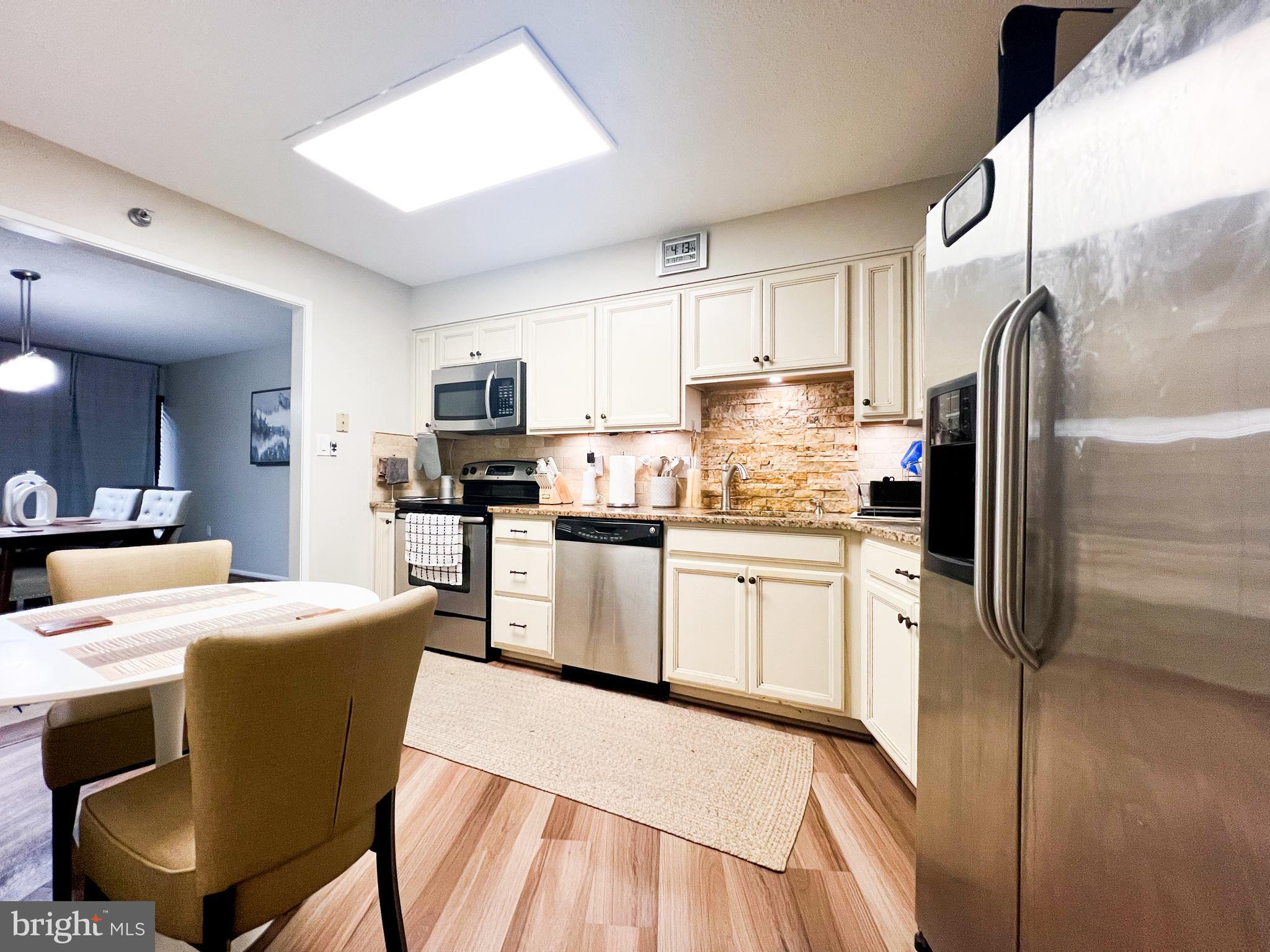 GREENS AT LEISURE WORLD - Residential