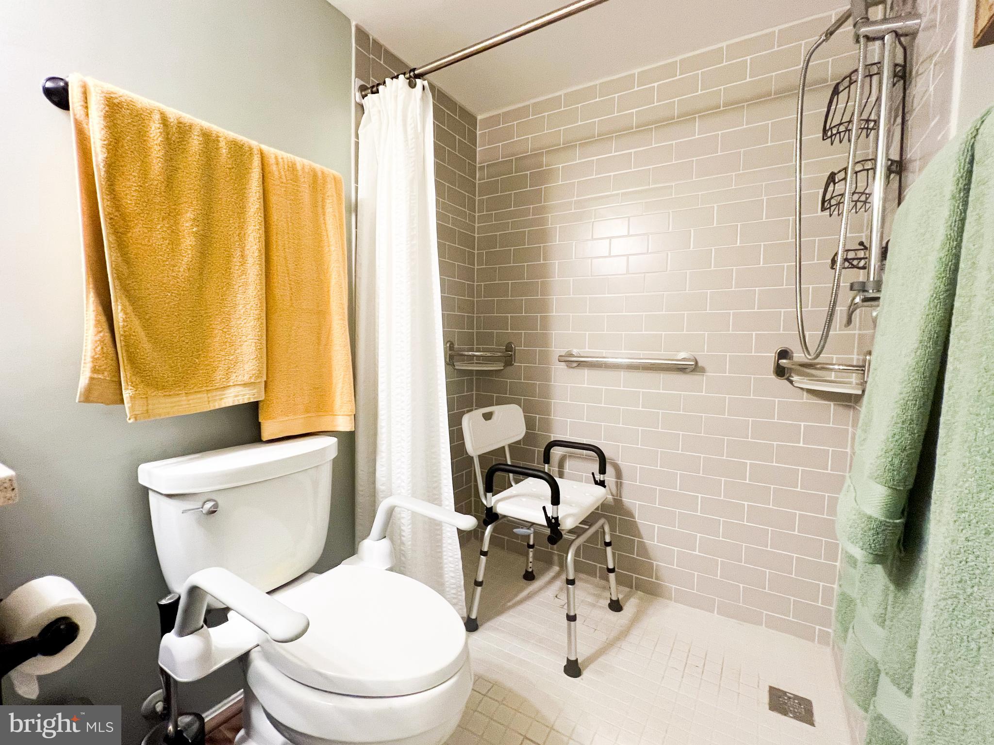 GREENS AT LEISURE WORLD - Residential