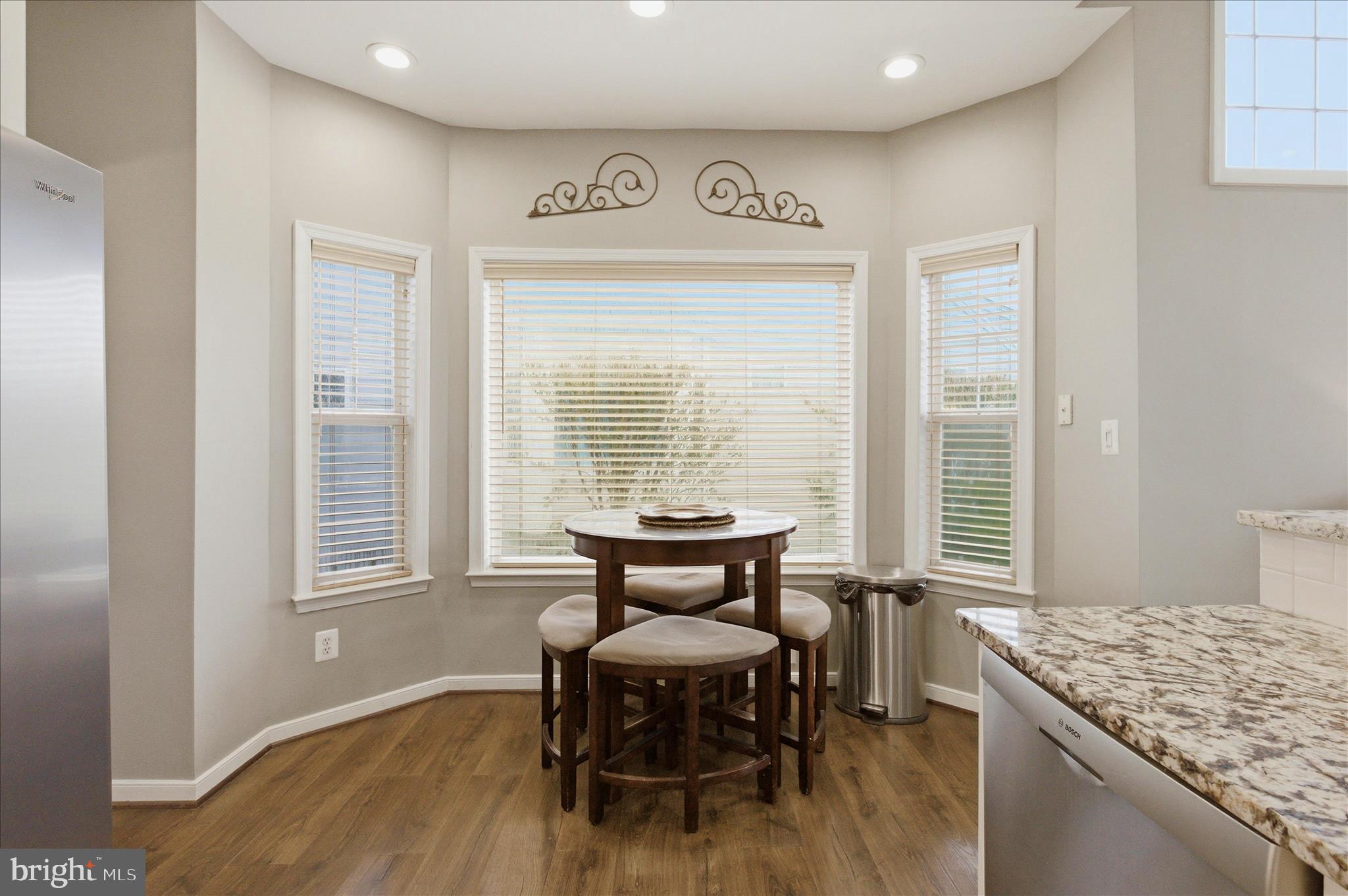 SOUTH RIDING - Residential