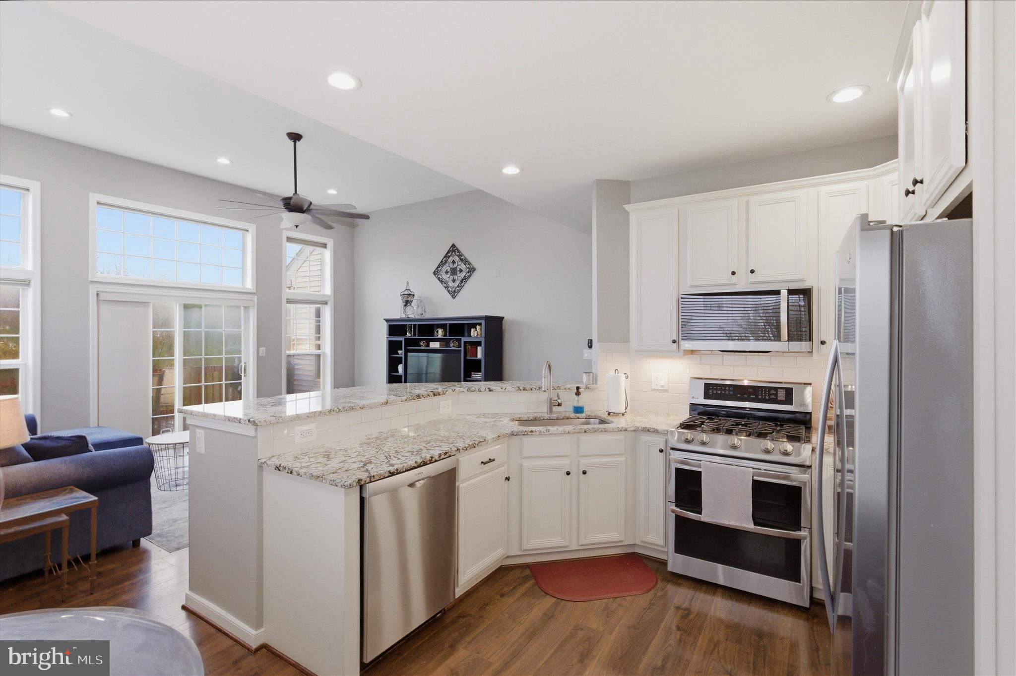SOUTH RIDING - Residential