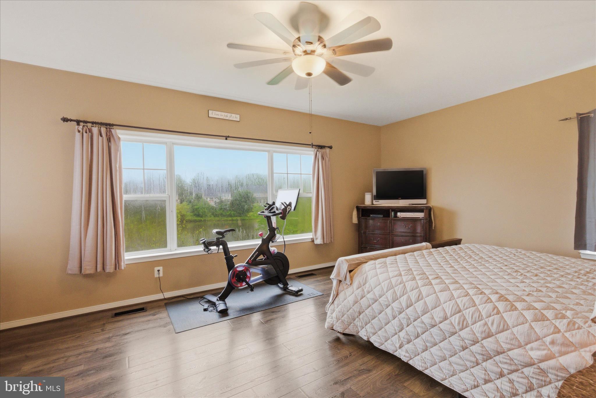 SOUTH RIDING - Residential