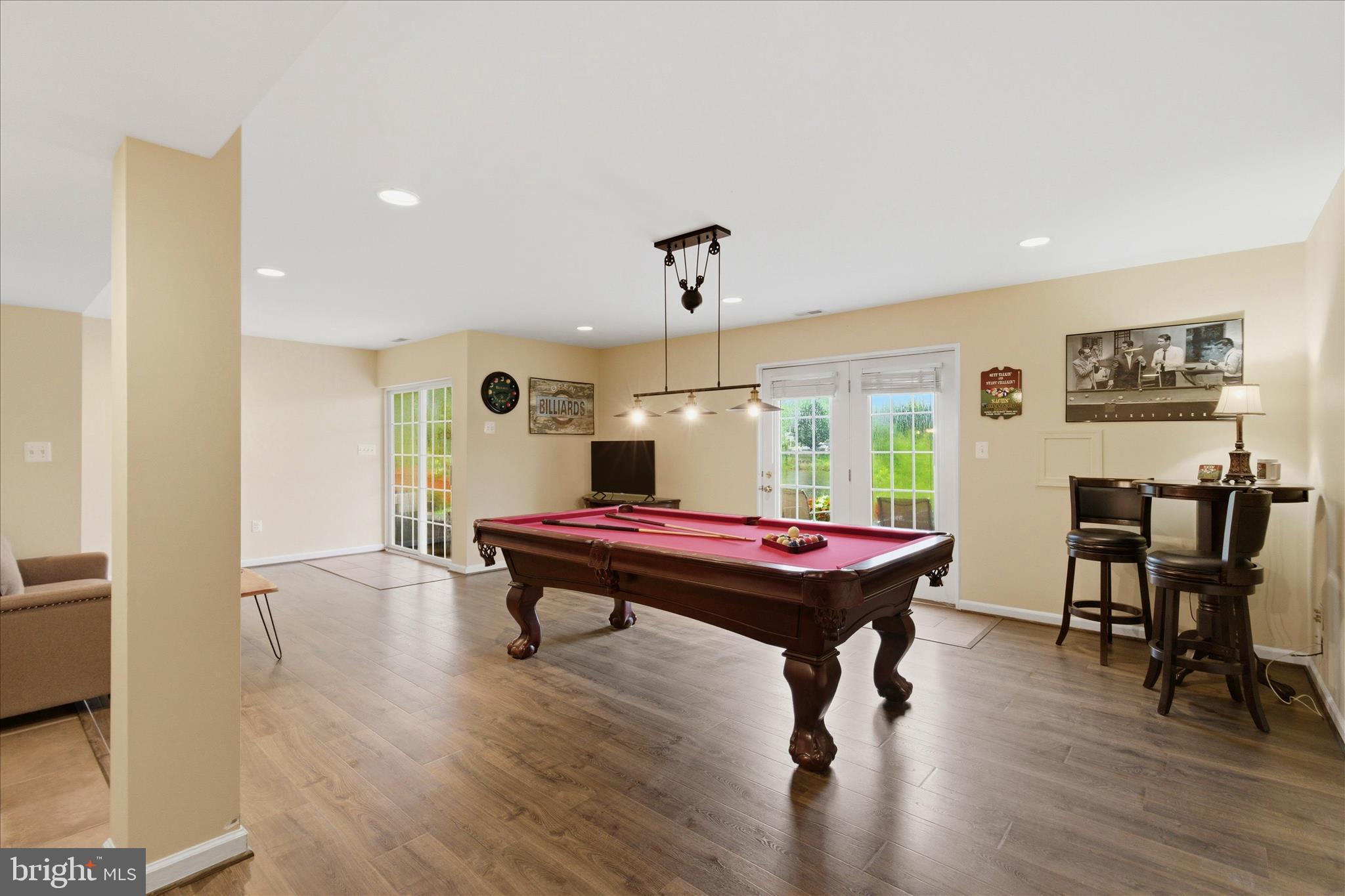 SOUTH RIDING - Residential