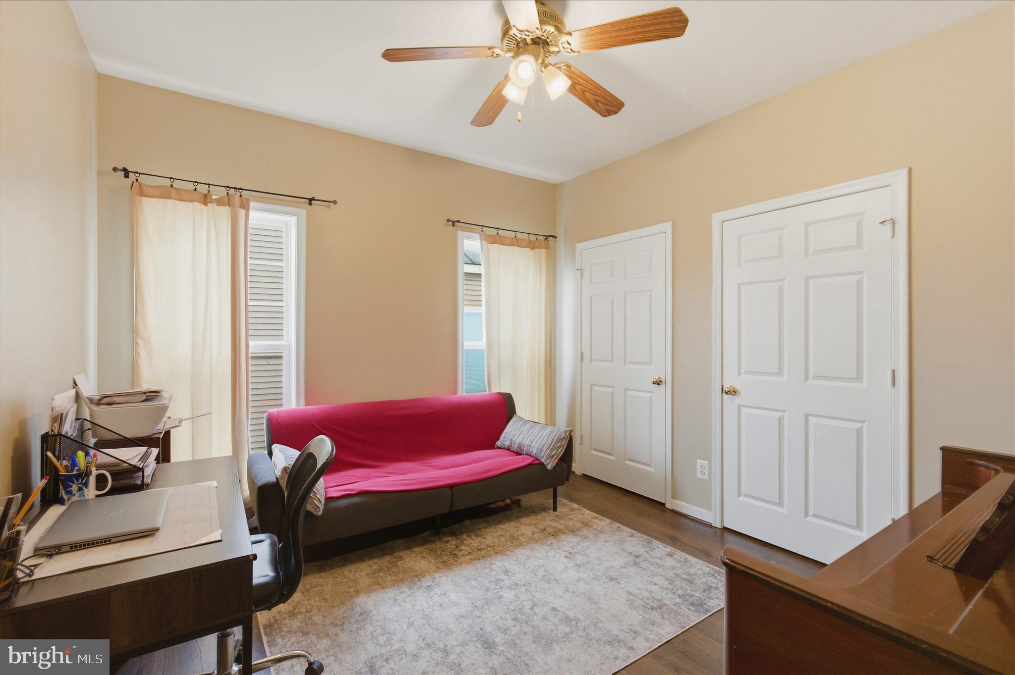 SOUTH RIDING - Residential