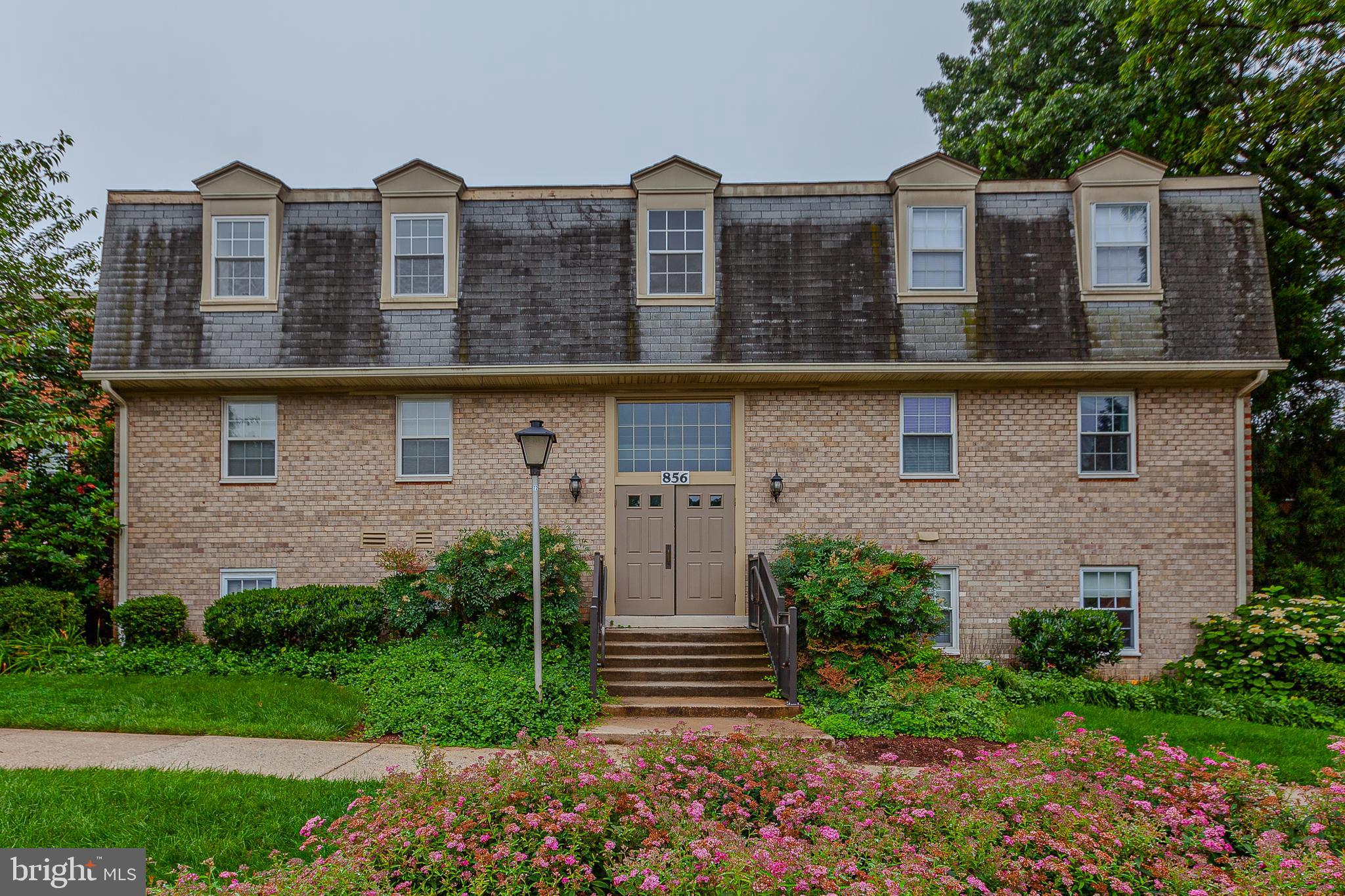 856 COLLEGE PARKWAY 856-201