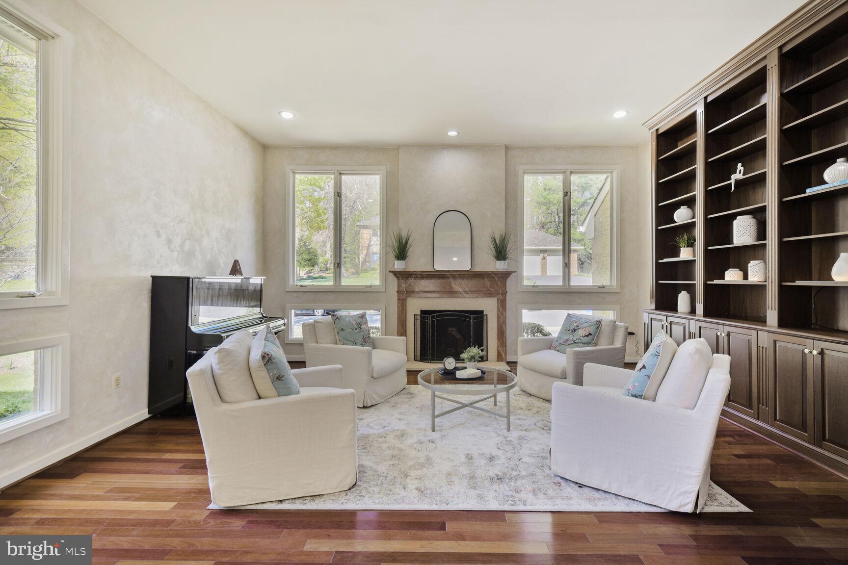 FAWSETT FARMS MANOR - Residential