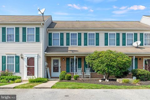 Photo of 393 Deerfield Drive, MOUNT JOY, PA 17552 (MLS # PALA2073512)
