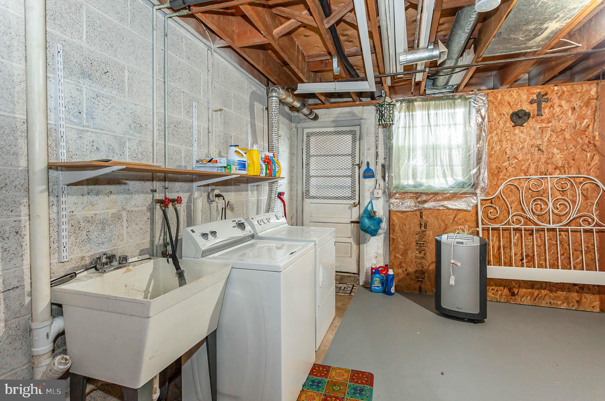 COUNTRY RIDGE - Residential