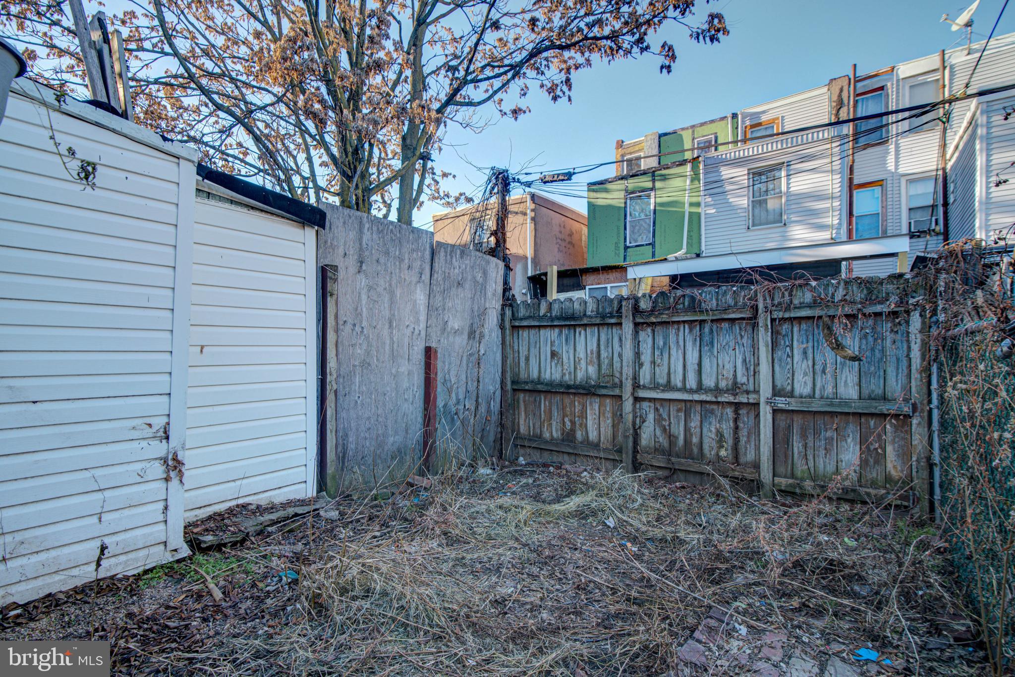 EAST KENSINGTON - Residential