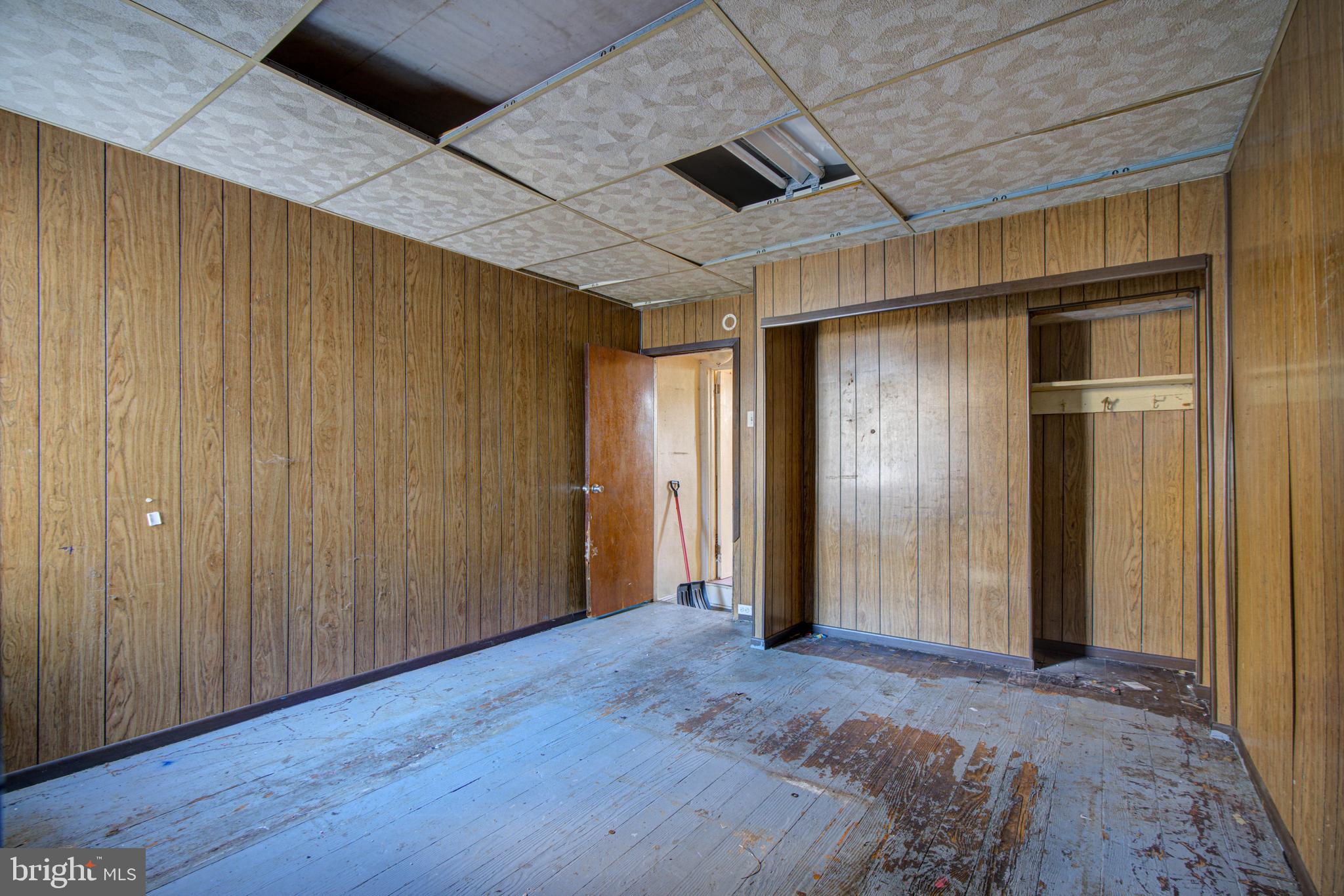 EAST KENSINGTON - Residential