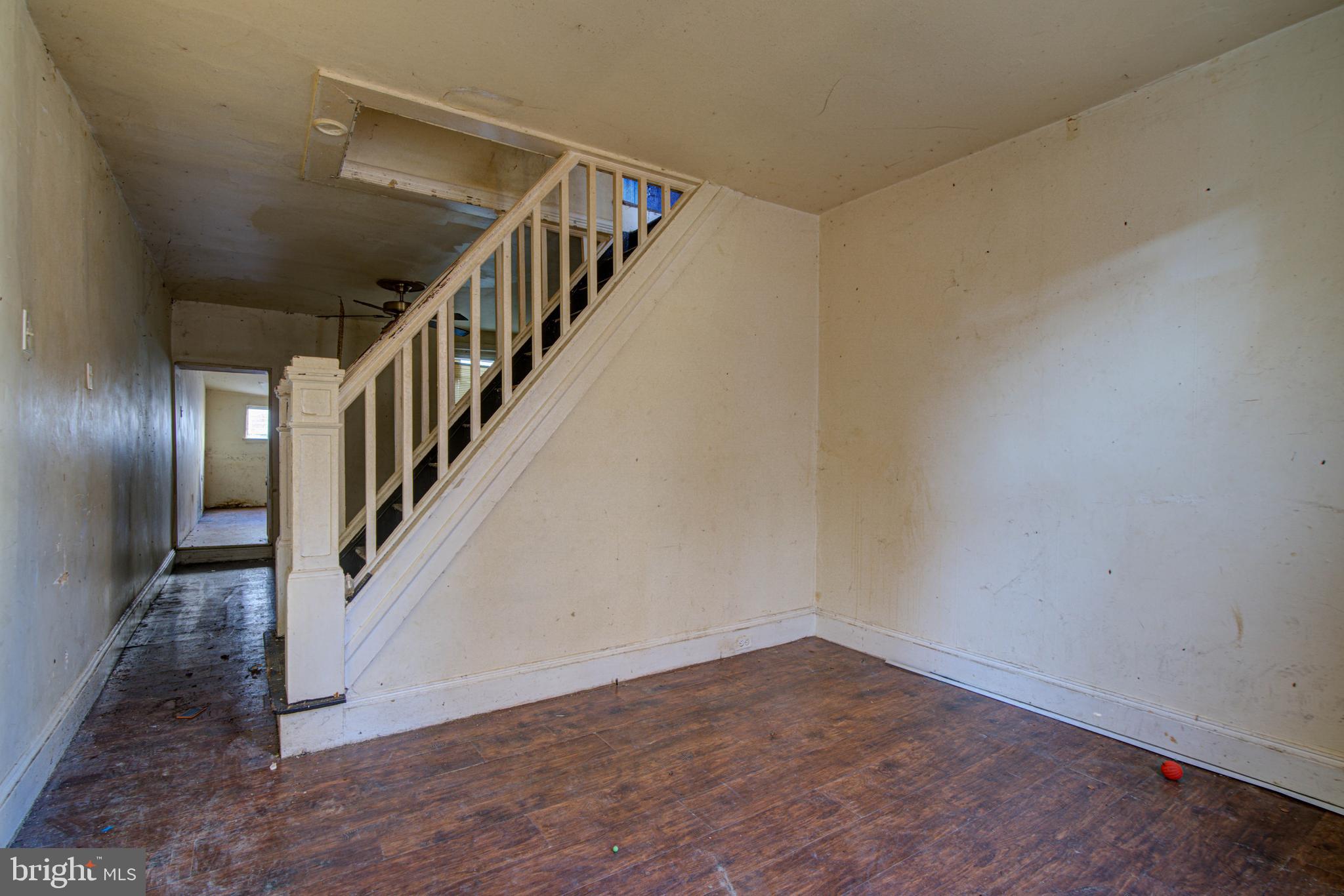 EAST KENSINGTON - Residential