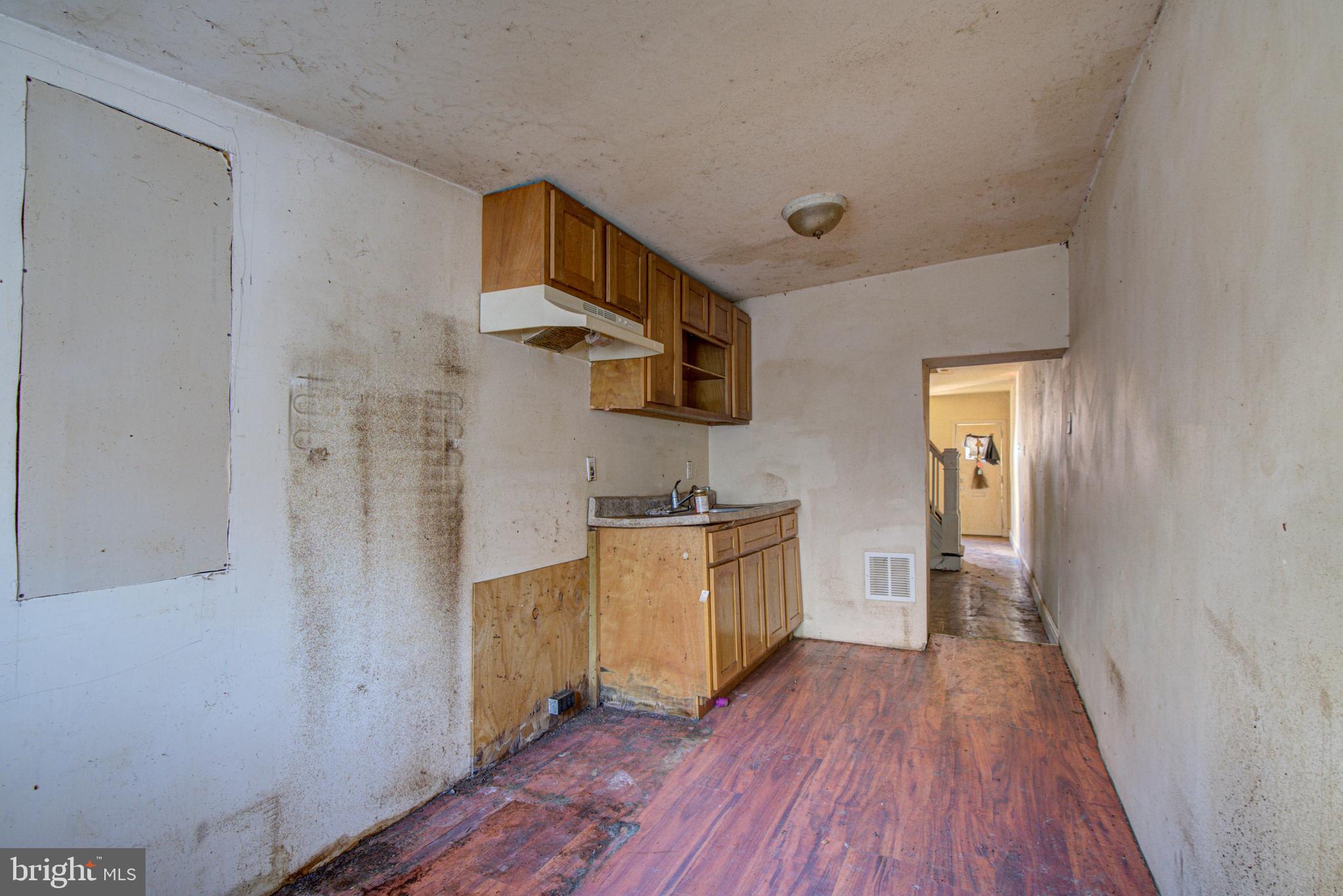 EAST KENSINGTON - Residential