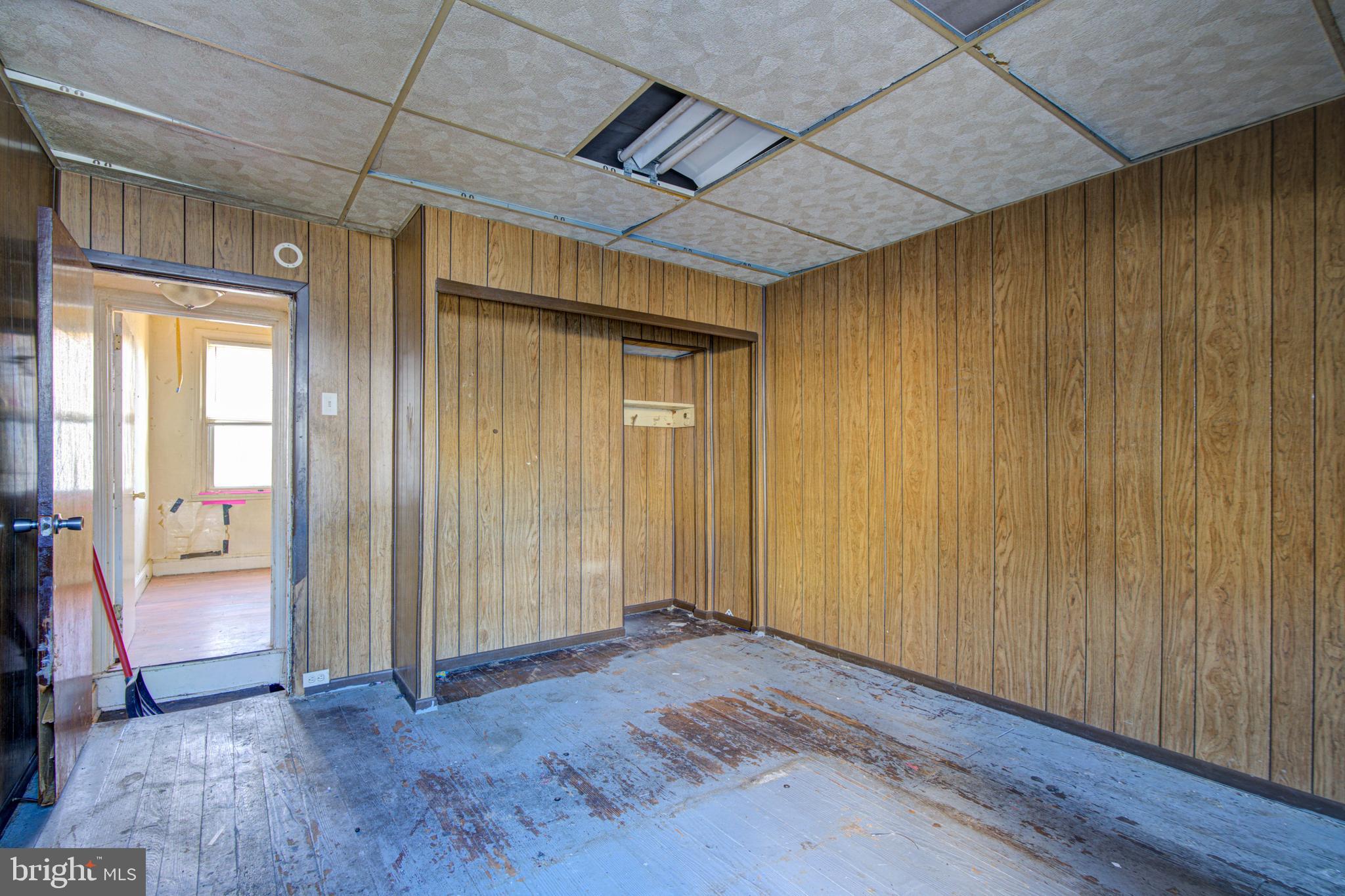 EAST KENSINGTON - Residential