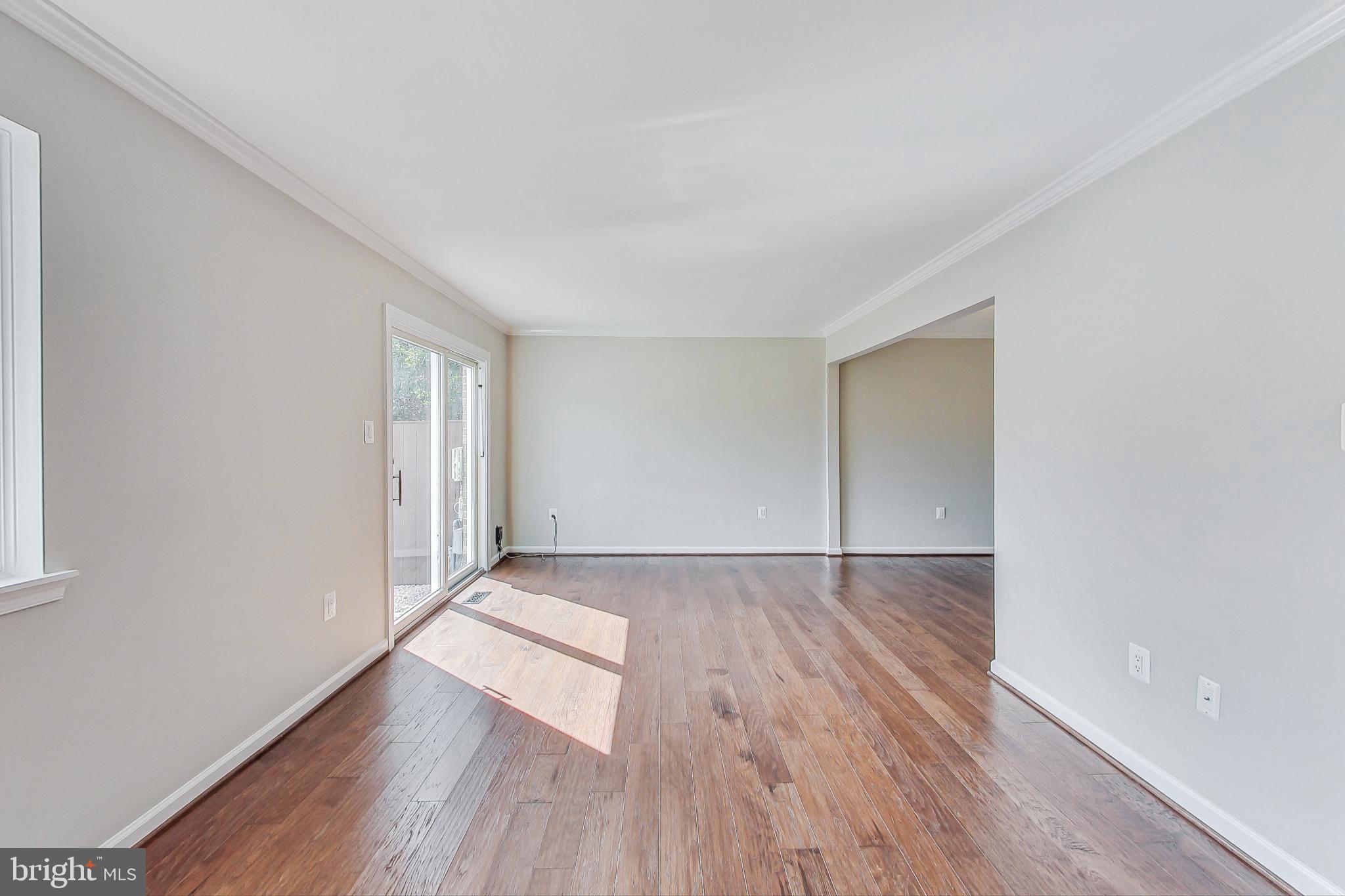 LINDEN SQUARE - Residential