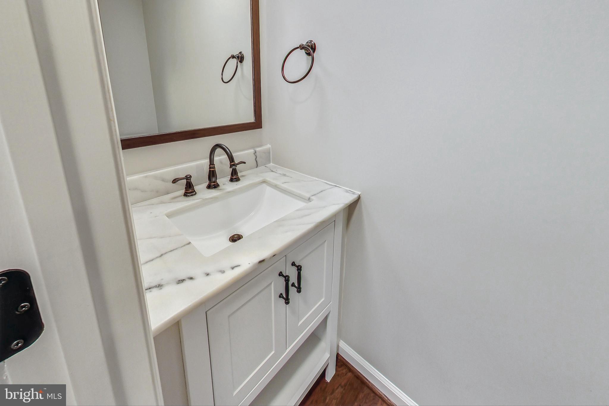 LINDEN SQUARE - Residential