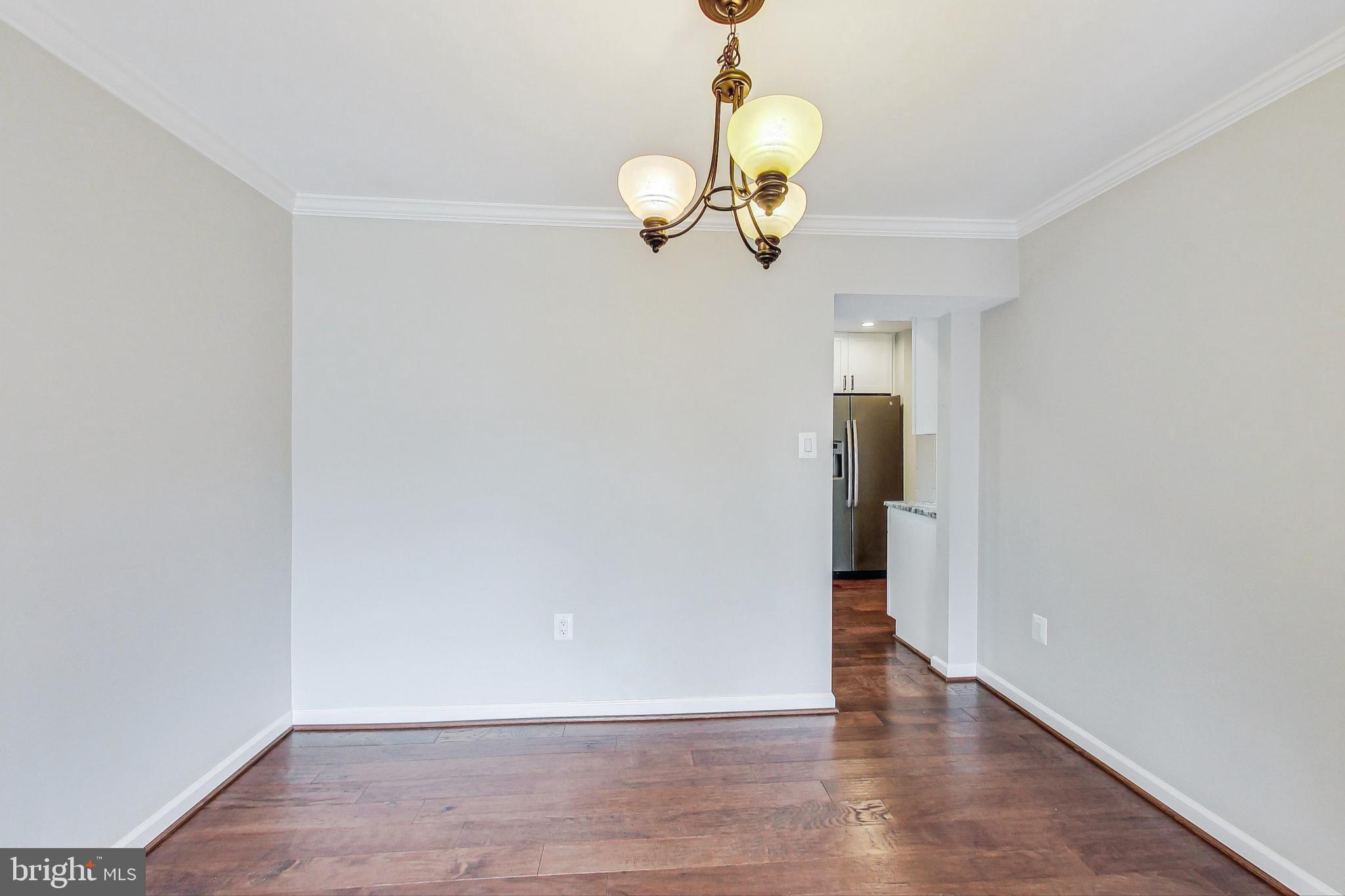 LINDEN SQUARE - Residential