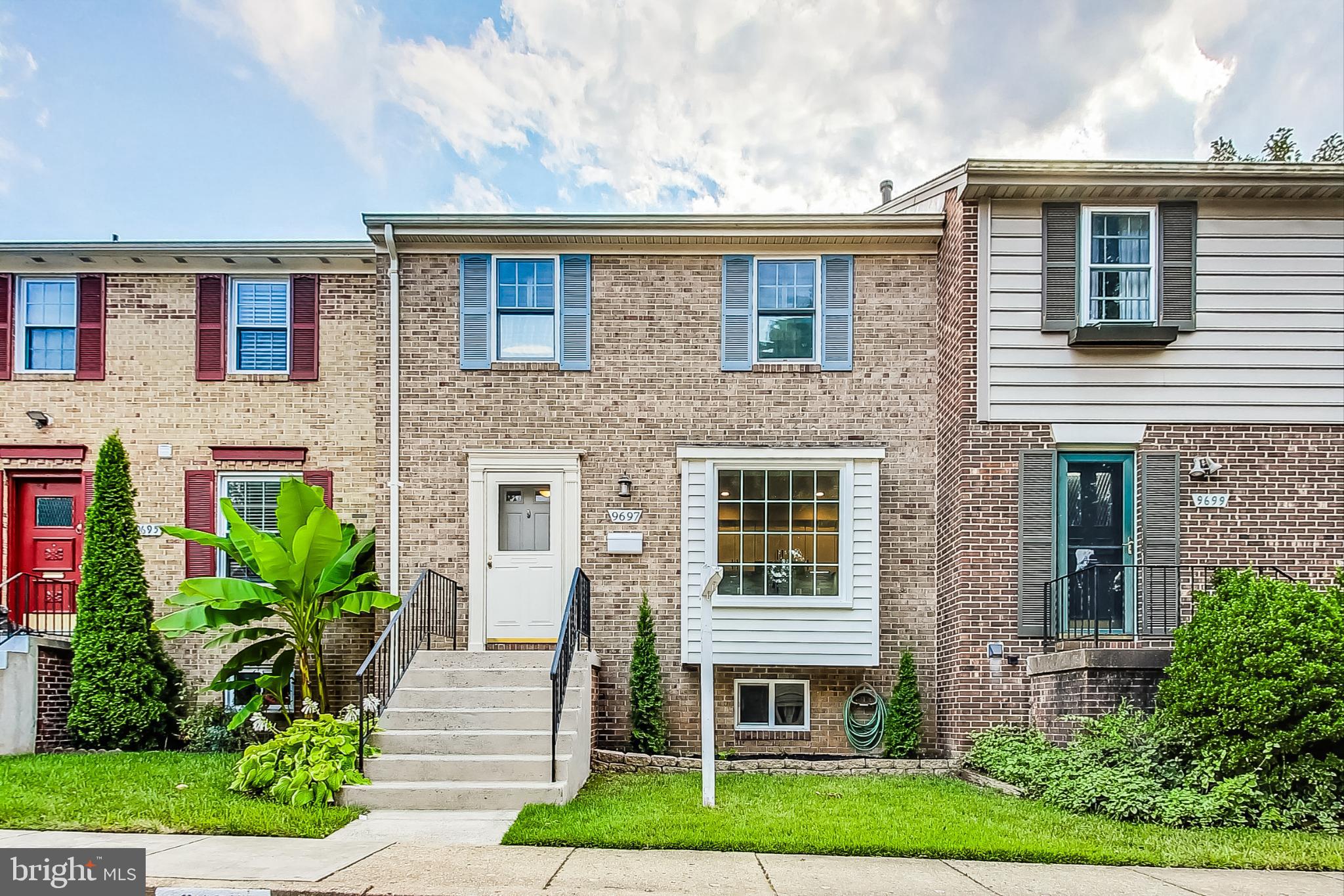 LINDEN SQUARE - Residential