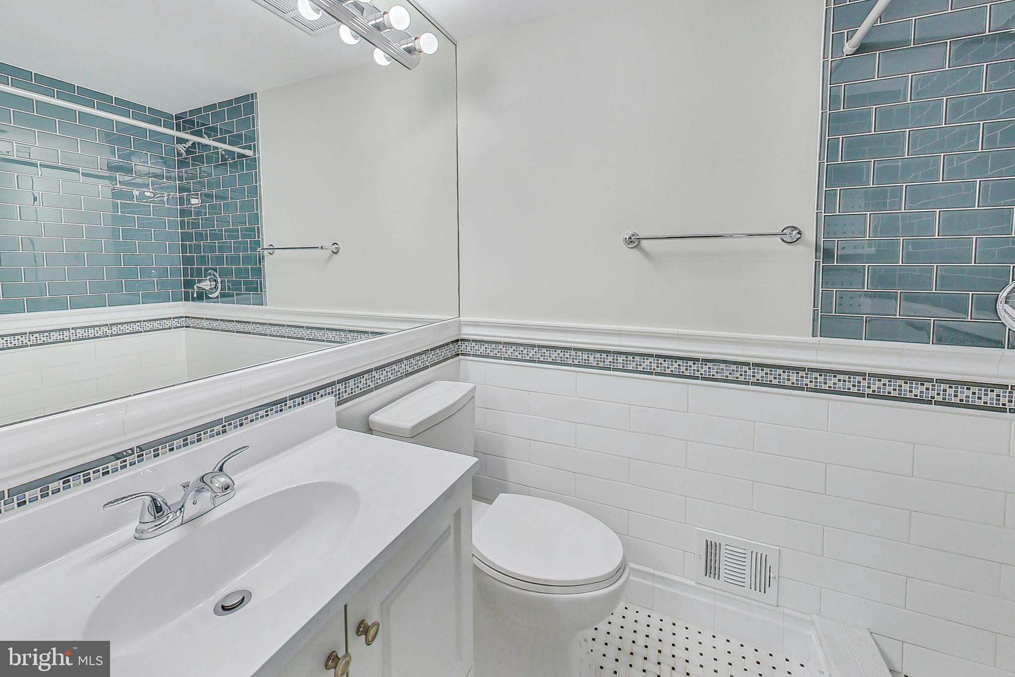 LINDEN SQUARE - Residential