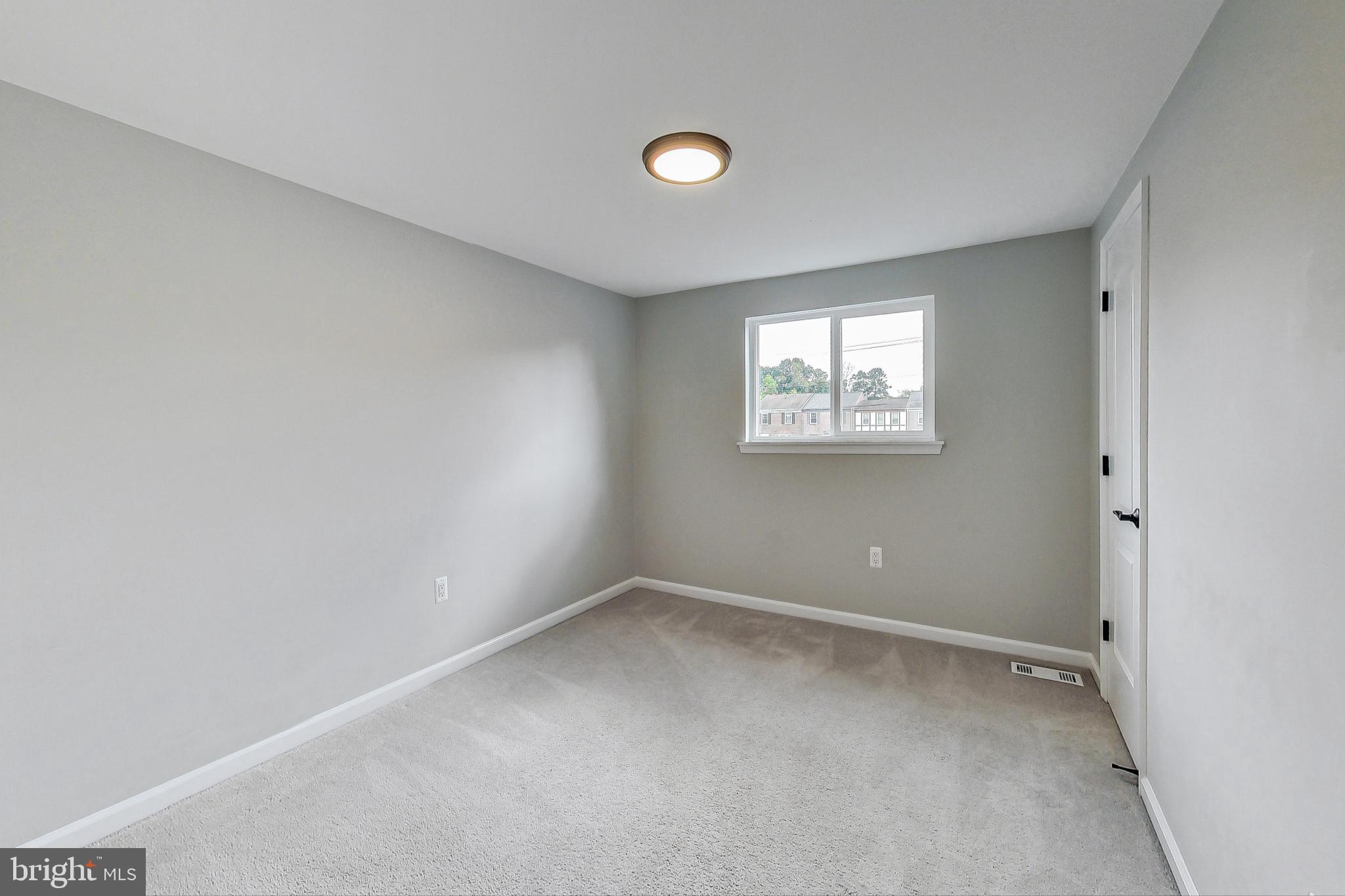 LINDEN SQUARE - Residential