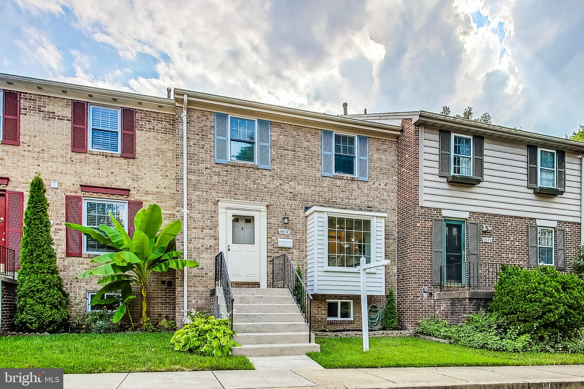 LINDEN SQUARE - Residential