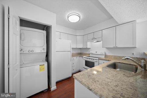 TIERS OF MANCHESTER LAKES - Residential Lease