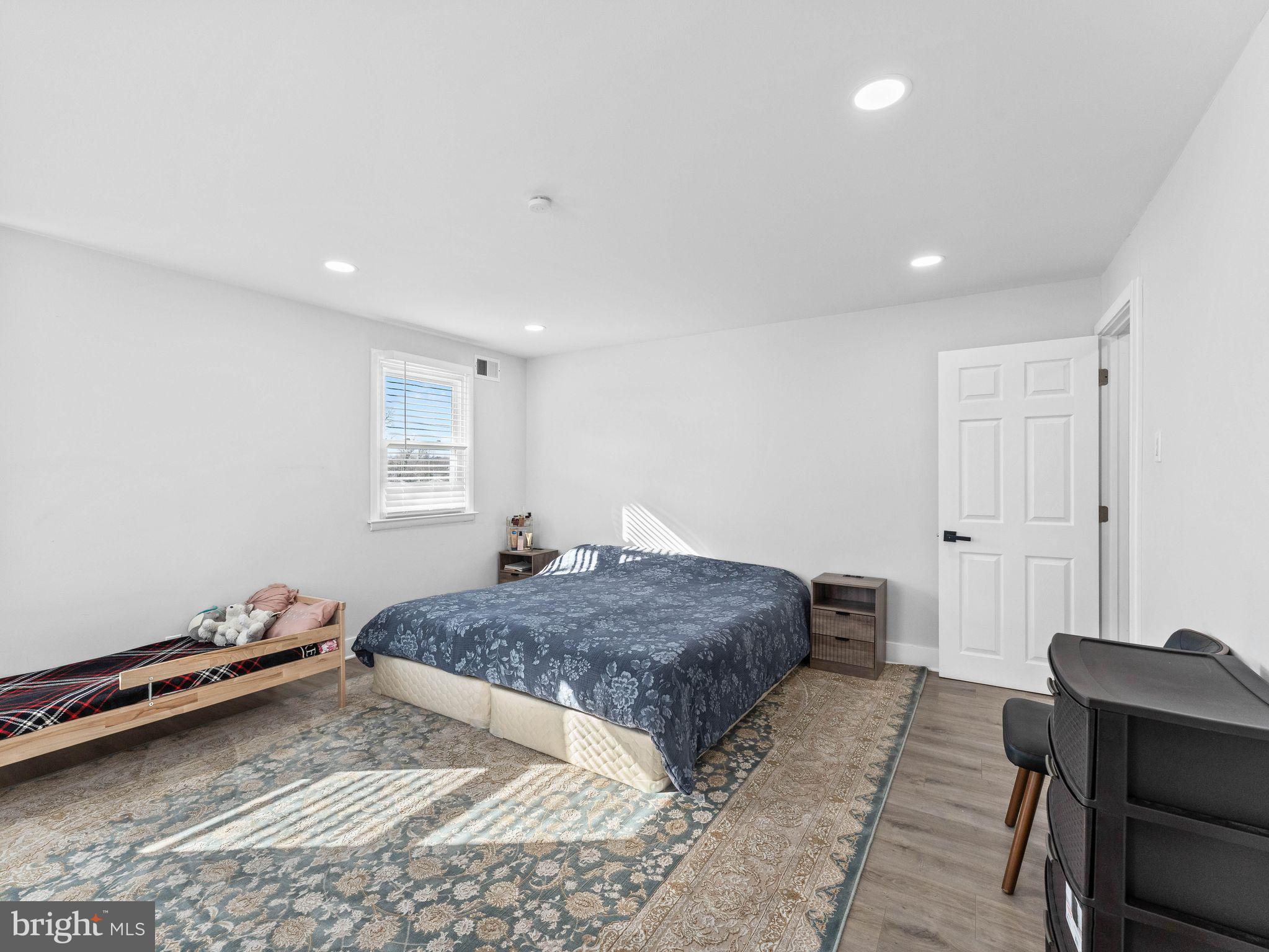 BUSTLETON - Residential