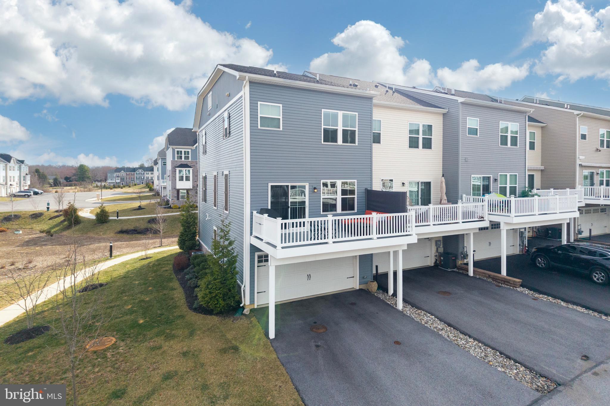 271 SUGAR MAPLE SQUARE