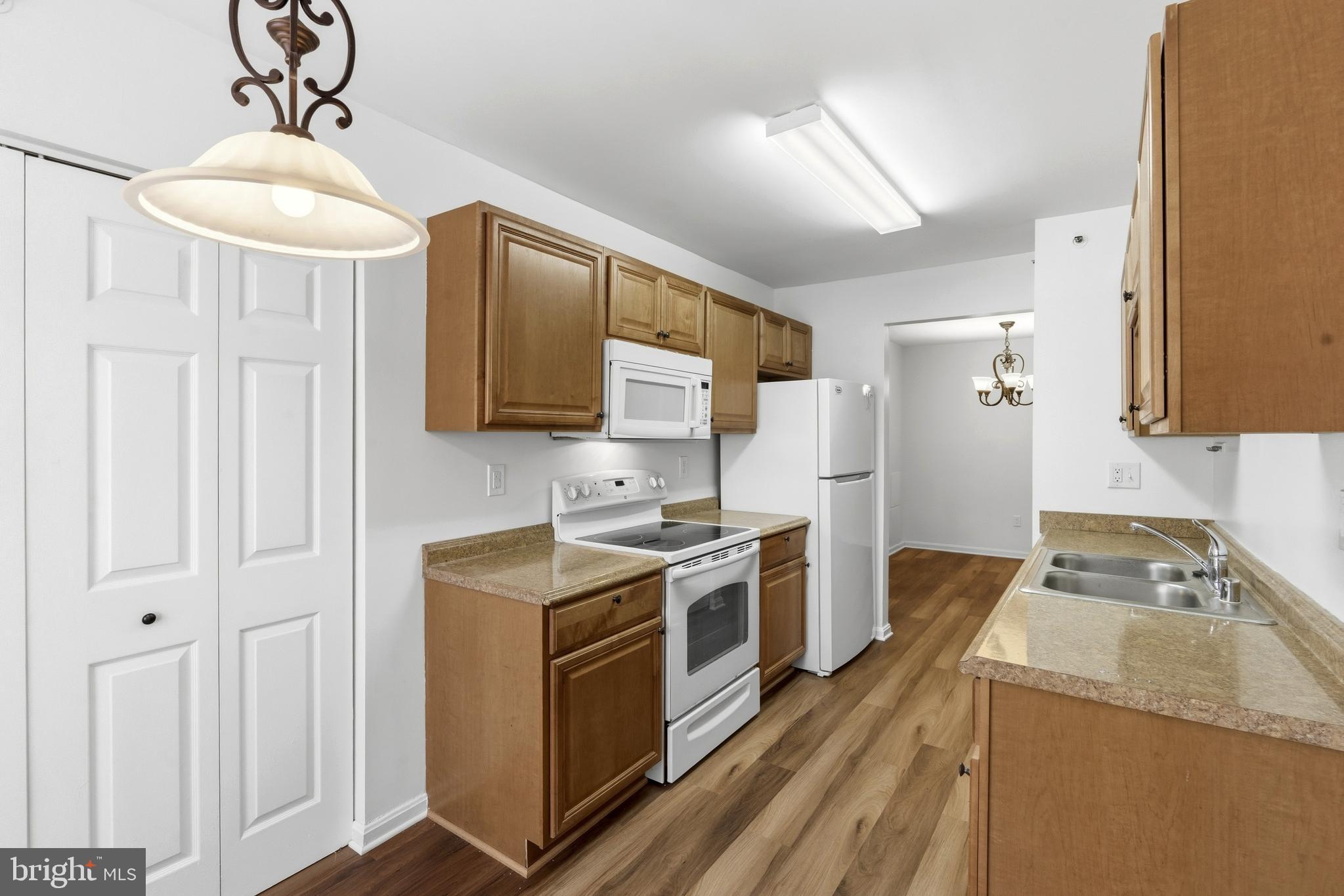 THE POINTE - Residential