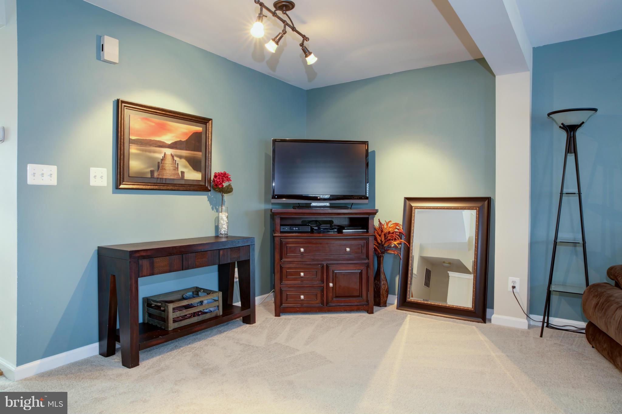 FOXBOROUGH - Residential