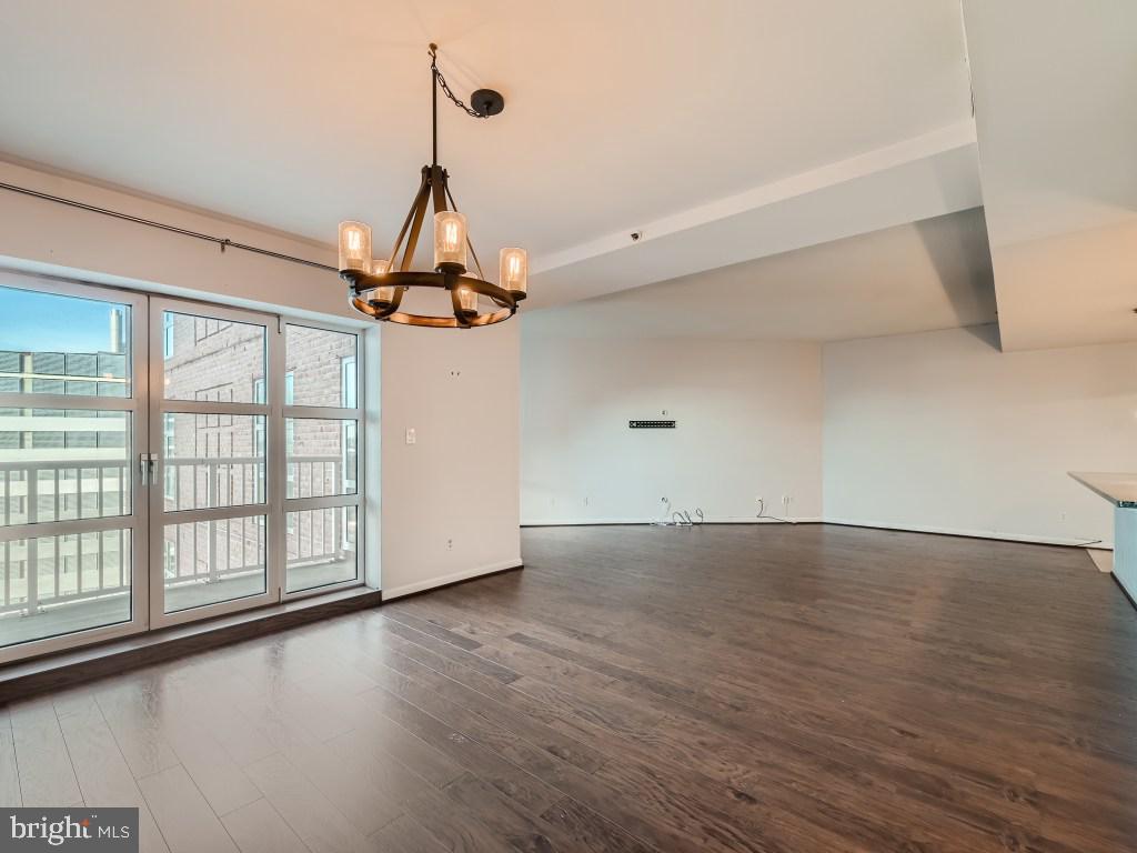 HARBOR EAST - Residential