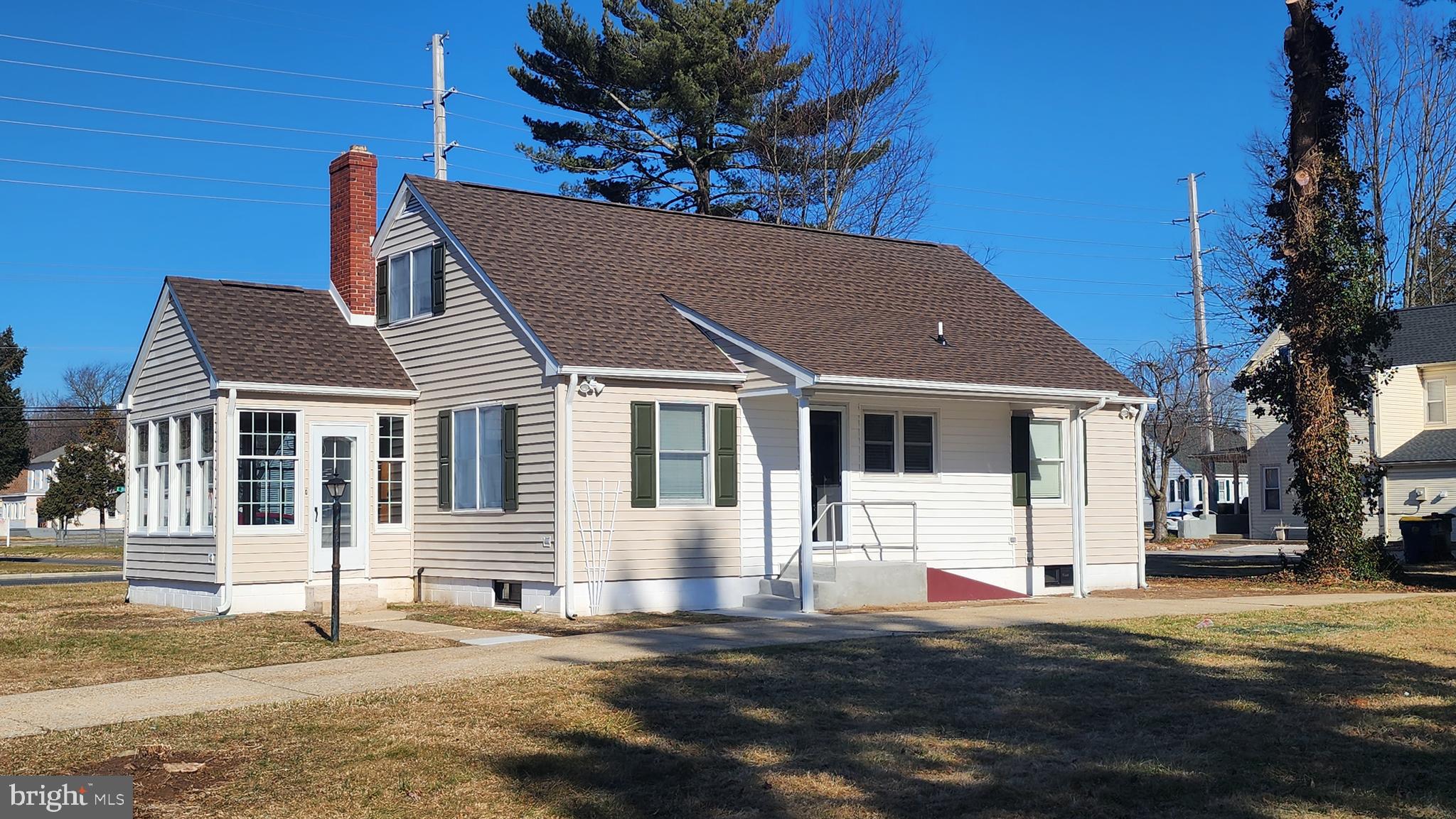 706 E DIVISION STREET