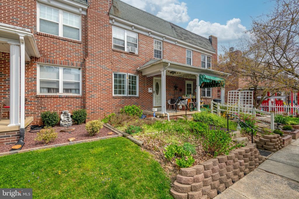 Photo of 719 E Madison Street, Lancaster, PA 17602 (MLS # PALA2049378)