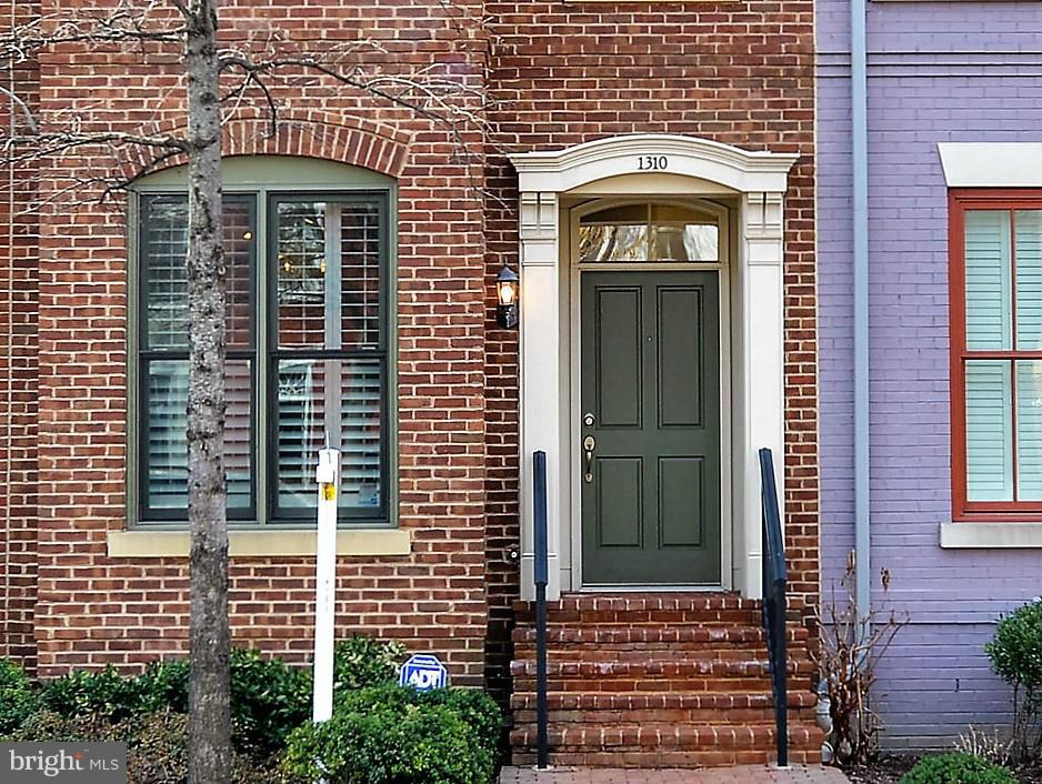 DUKE CONDOMINIUM - Residential