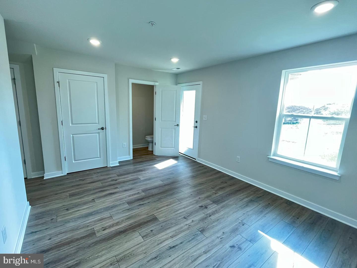 VILLAGES AT SPRING HILL - Residential Lease