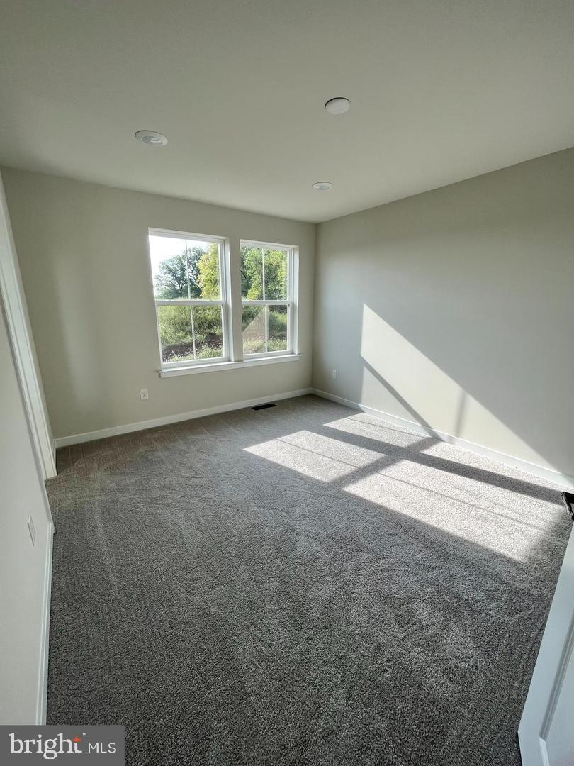 VILLAGES AT SPRING HILL - Residential Lease