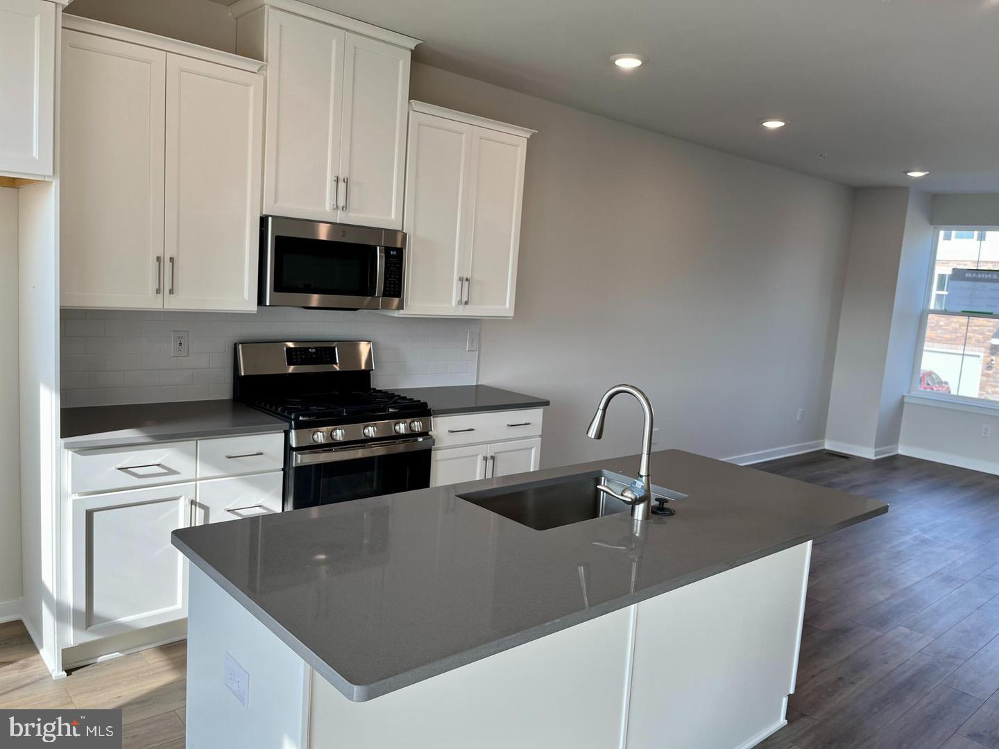 VILLAGES AT SPRING HILL - Residential Lease