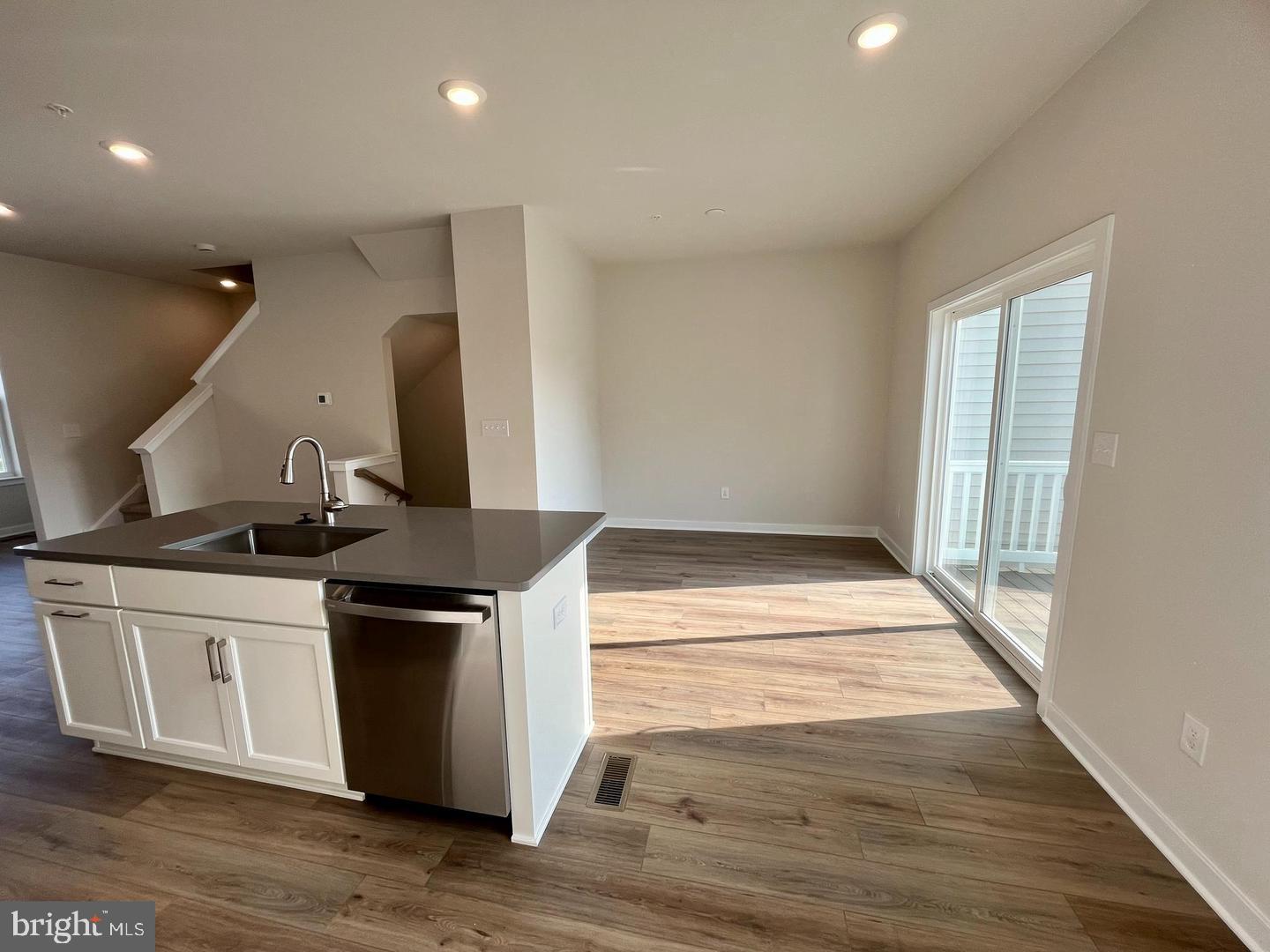 VILLAGES AT SPRING HILL - Residential Lease