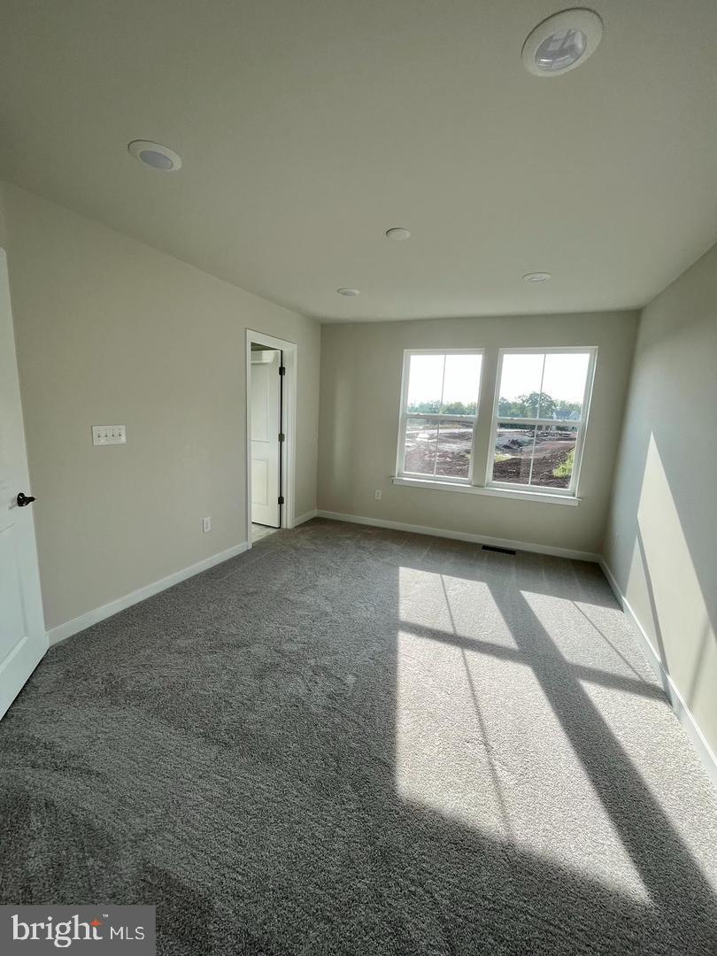 VILLAGES AT SPRING HILL - Residential Lease