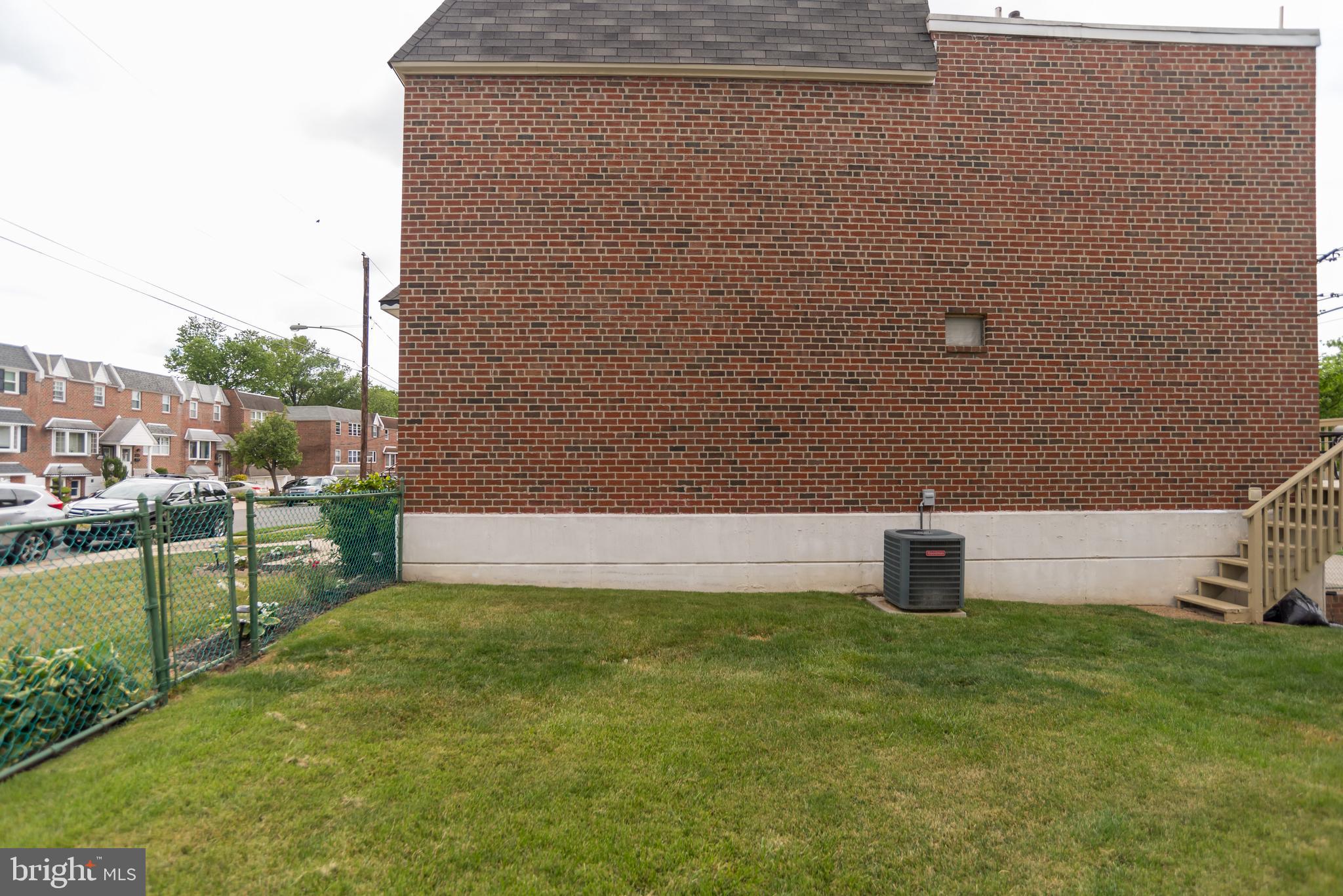 LATHAM PL - Residential